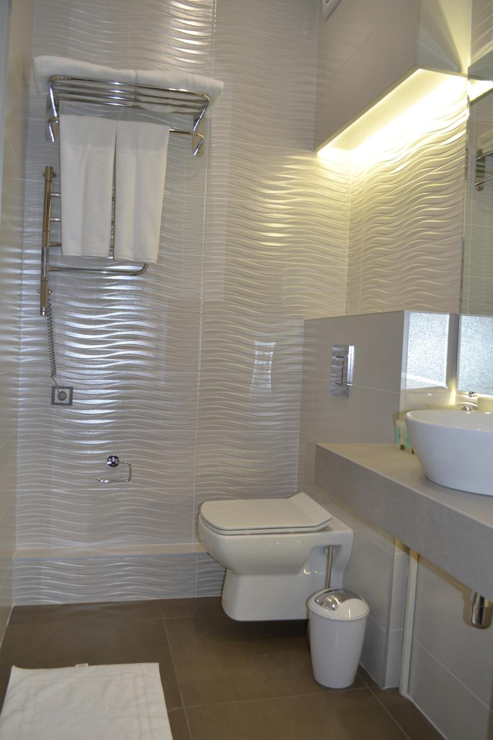 Double or Twin Room with Balcony photo 2