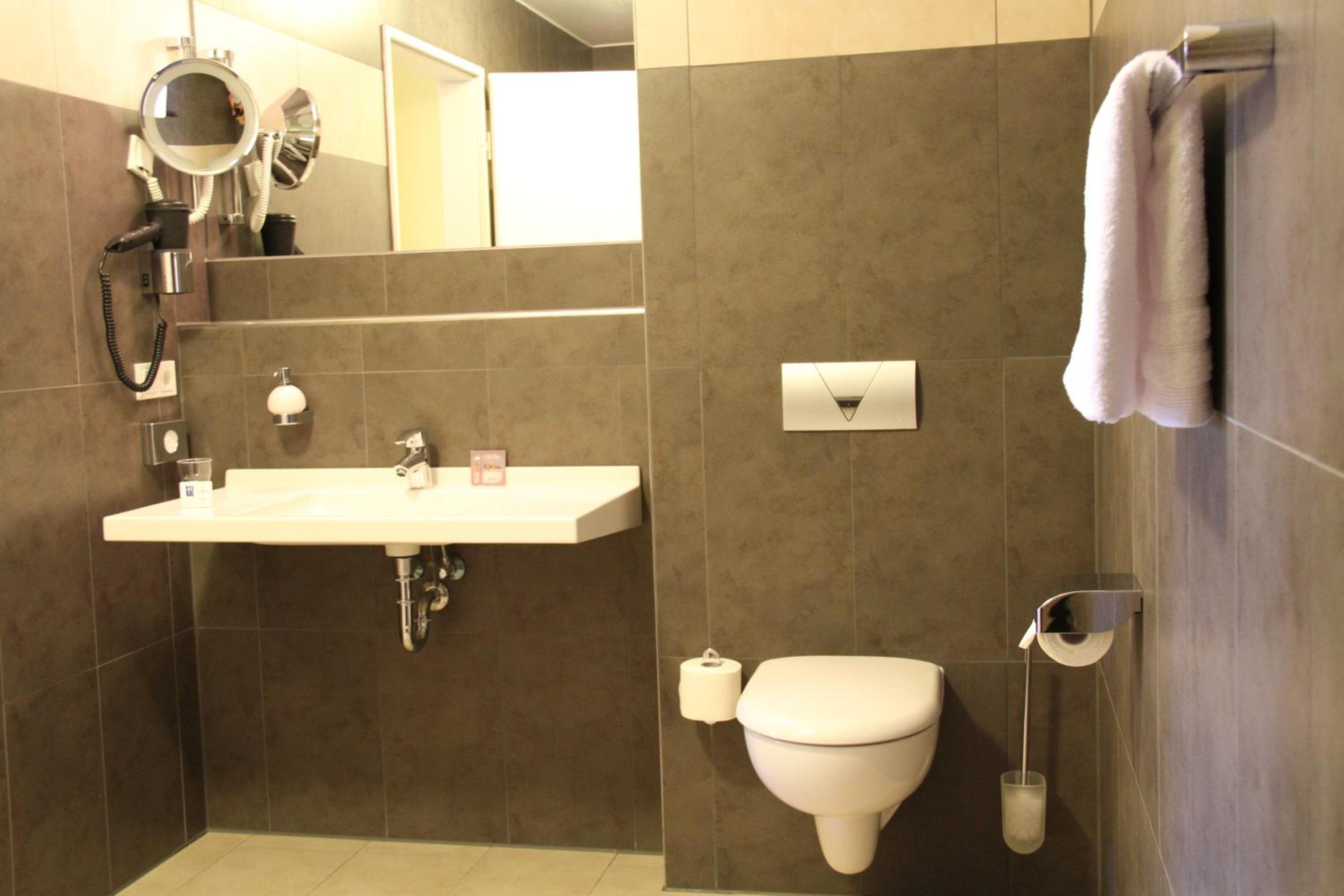 Classic Double Room with Balcony photo 2