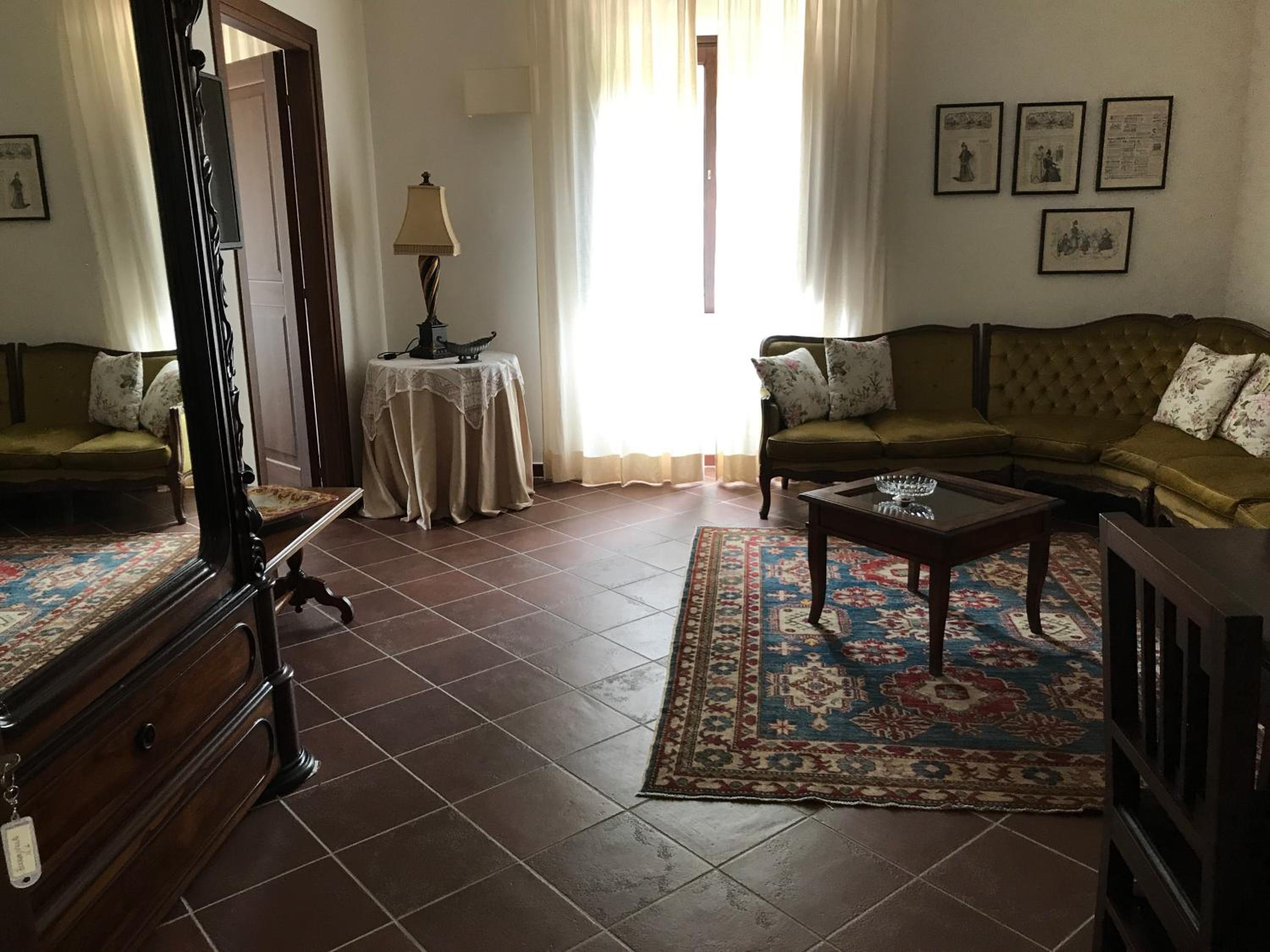 Deluxe Suite - Photo 1