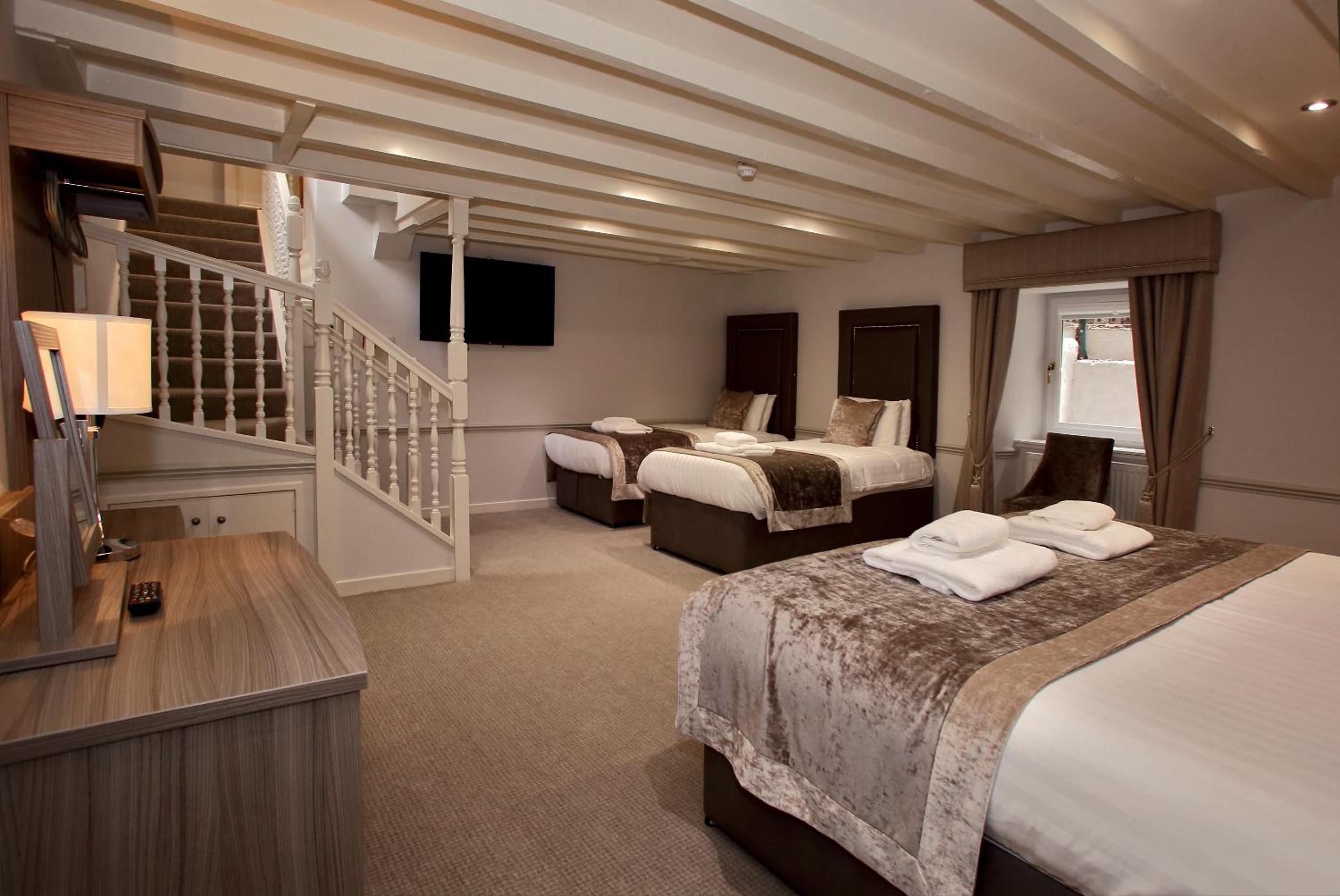 Family Room - Photo 3
