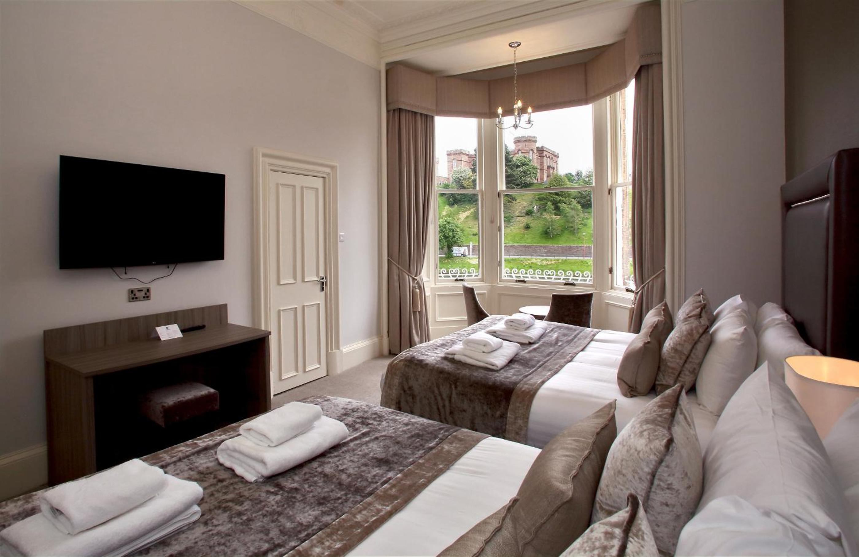 Family Room - Photo 7