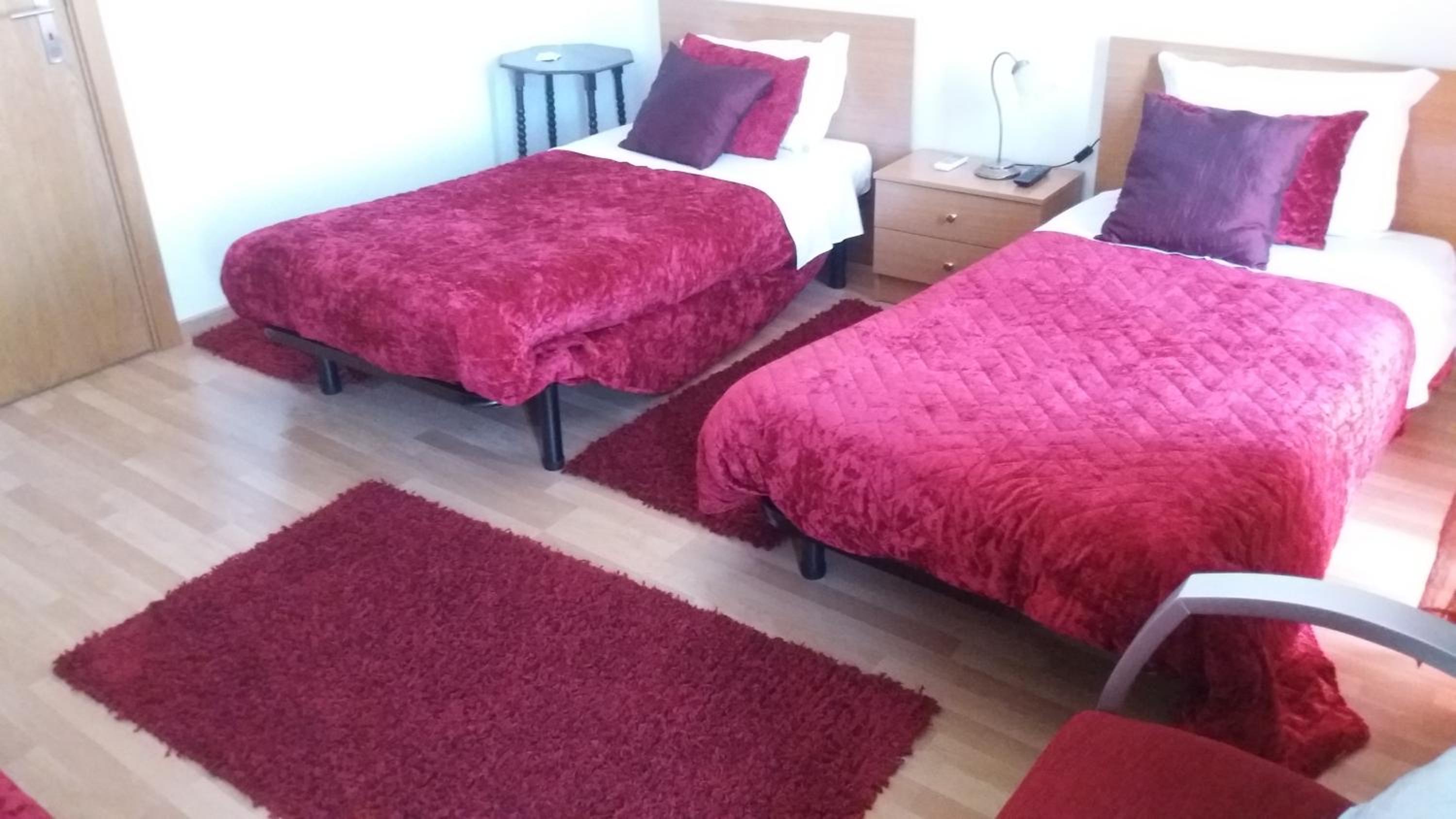 Basic Triple Room with Shared Bathroom