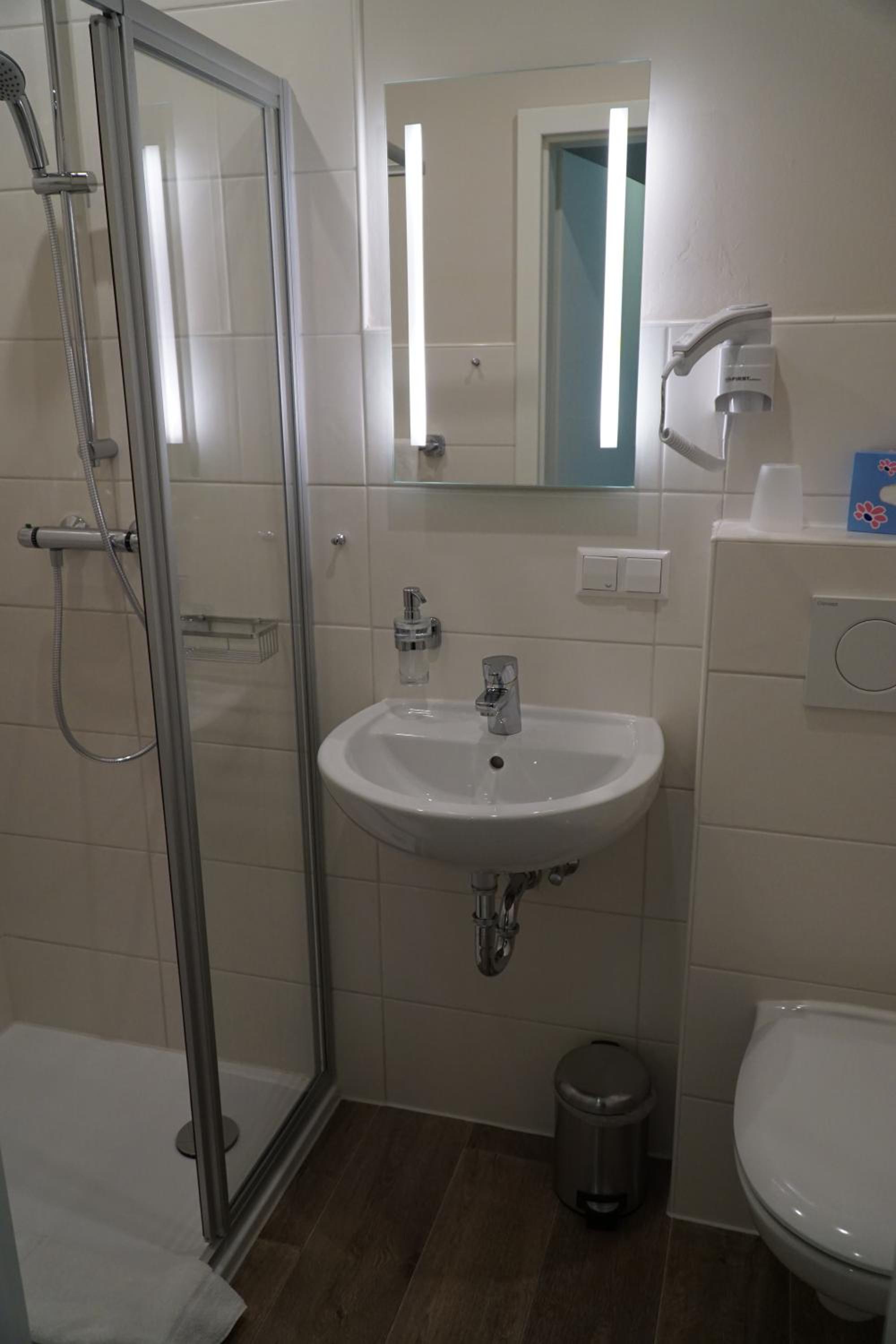 Single Room photo 2