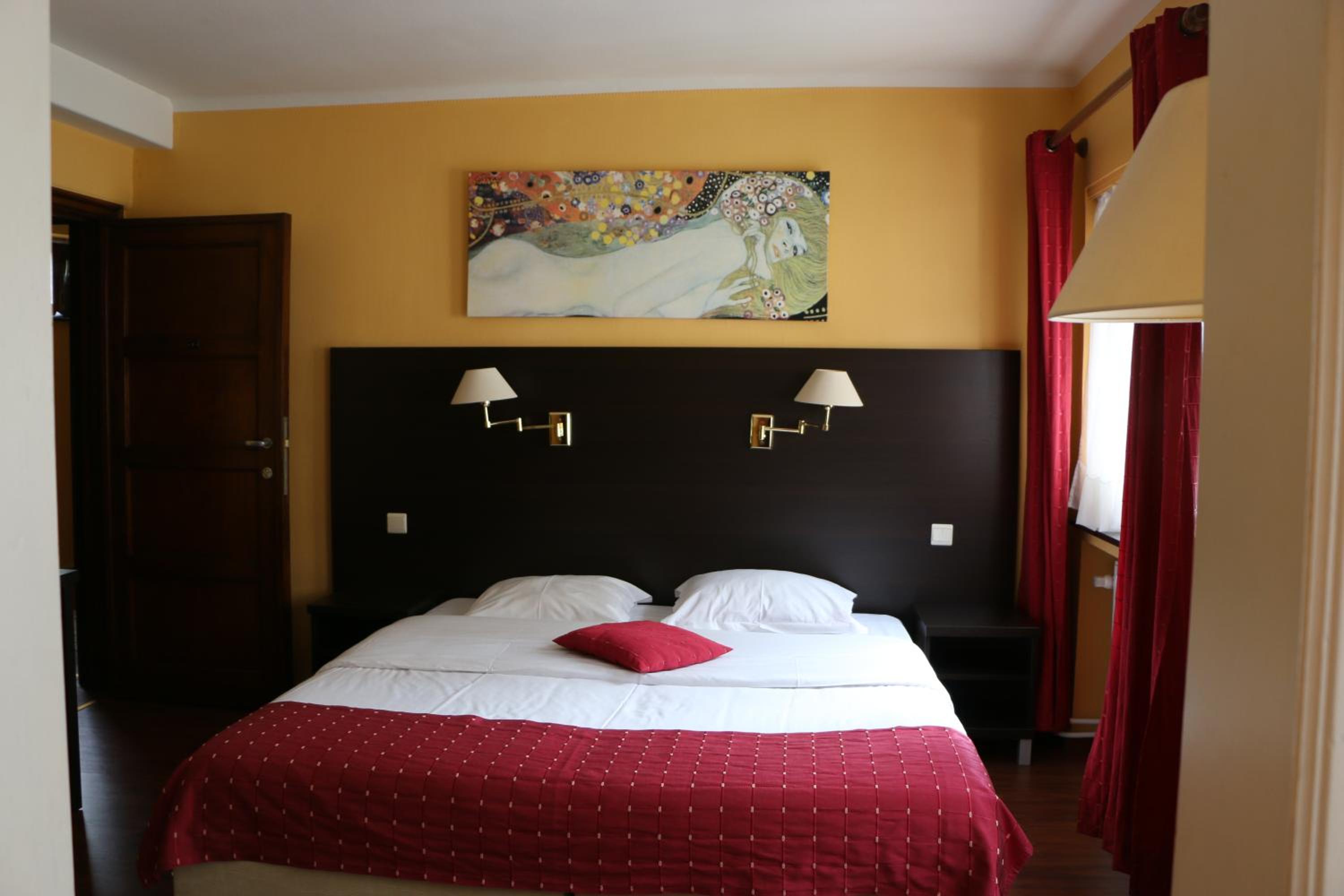 Double Room - Photo 6
