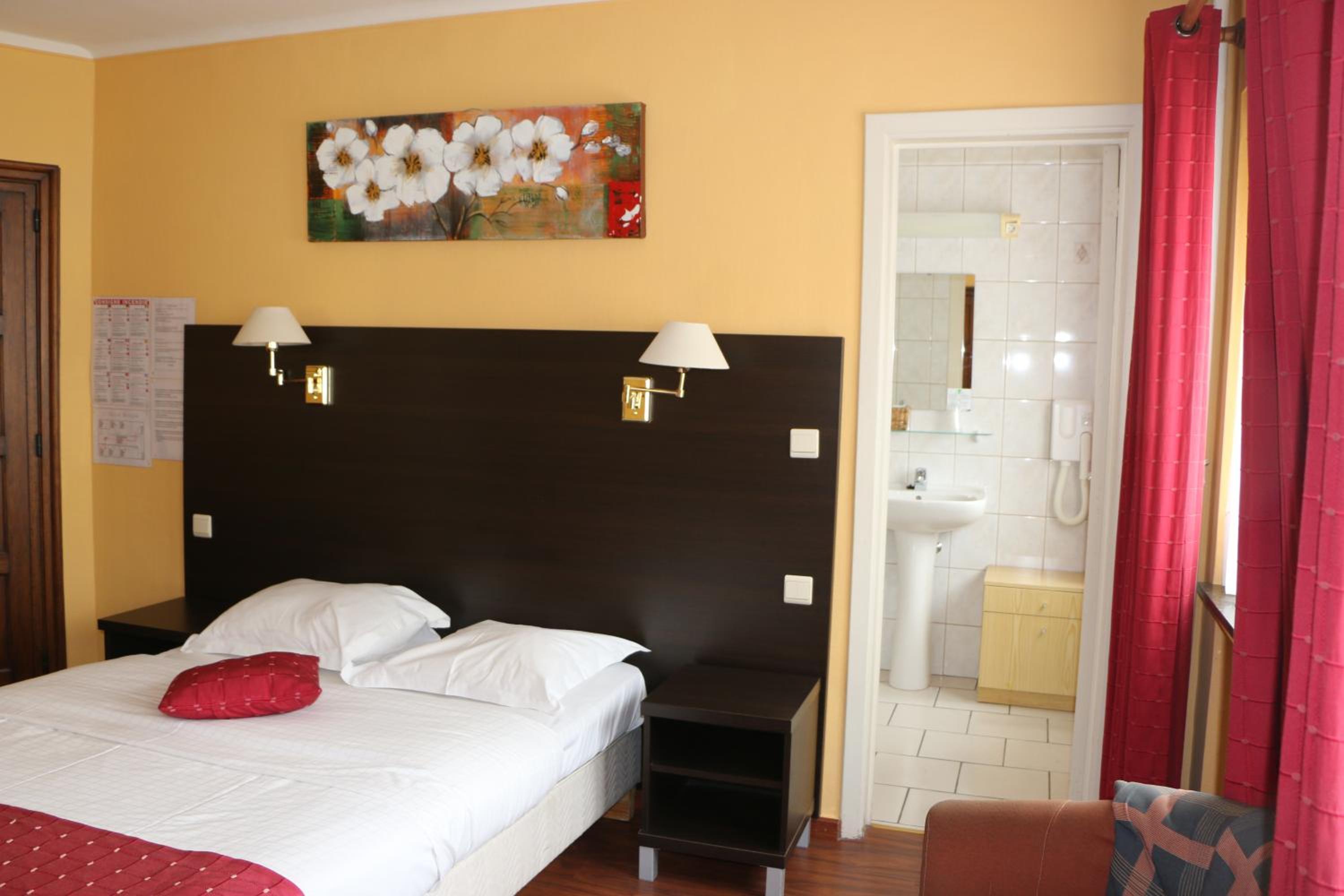 Double Room - Photo 1