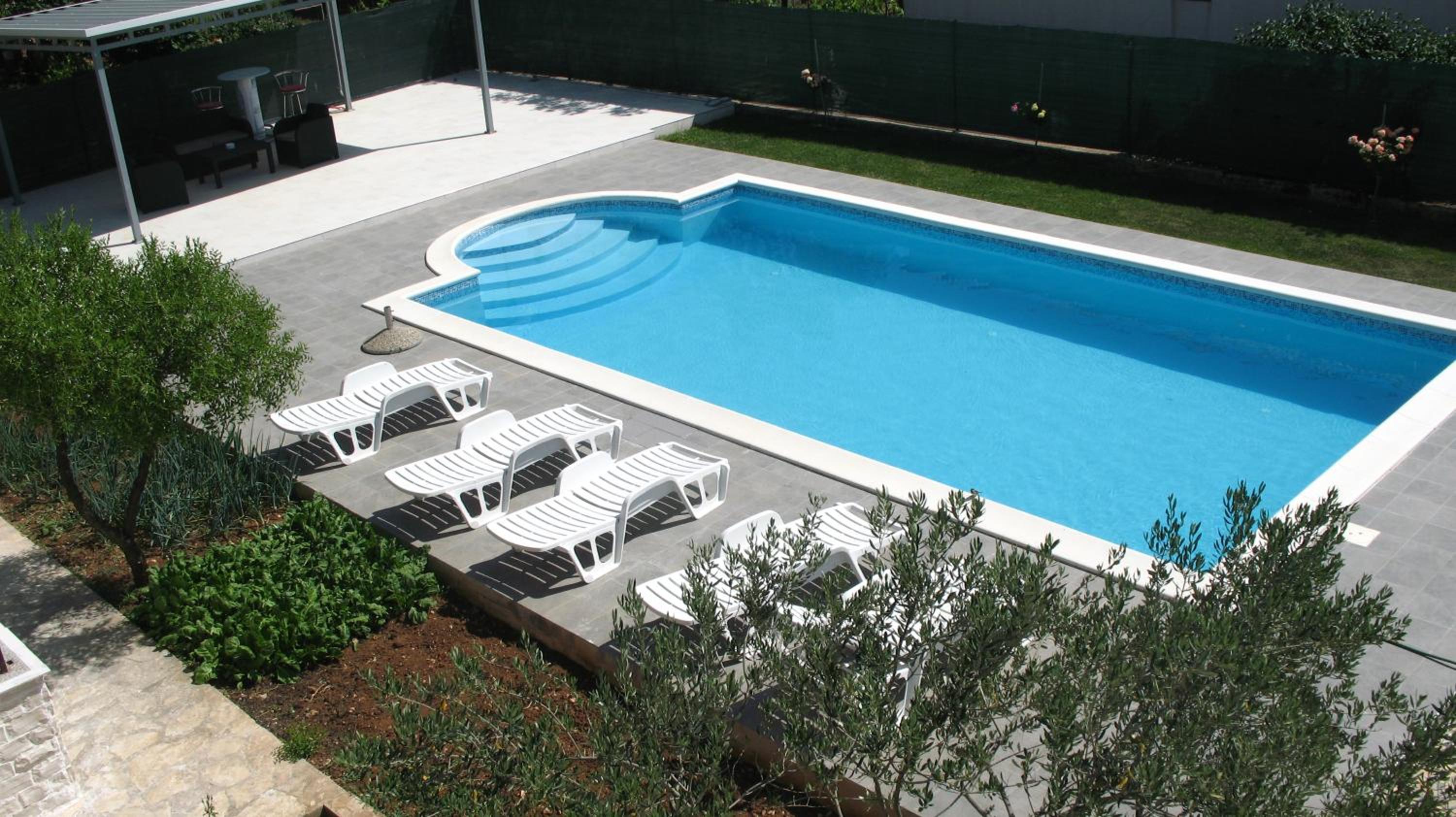 Triple Room with Balcony (no kitchen) - Photo 7