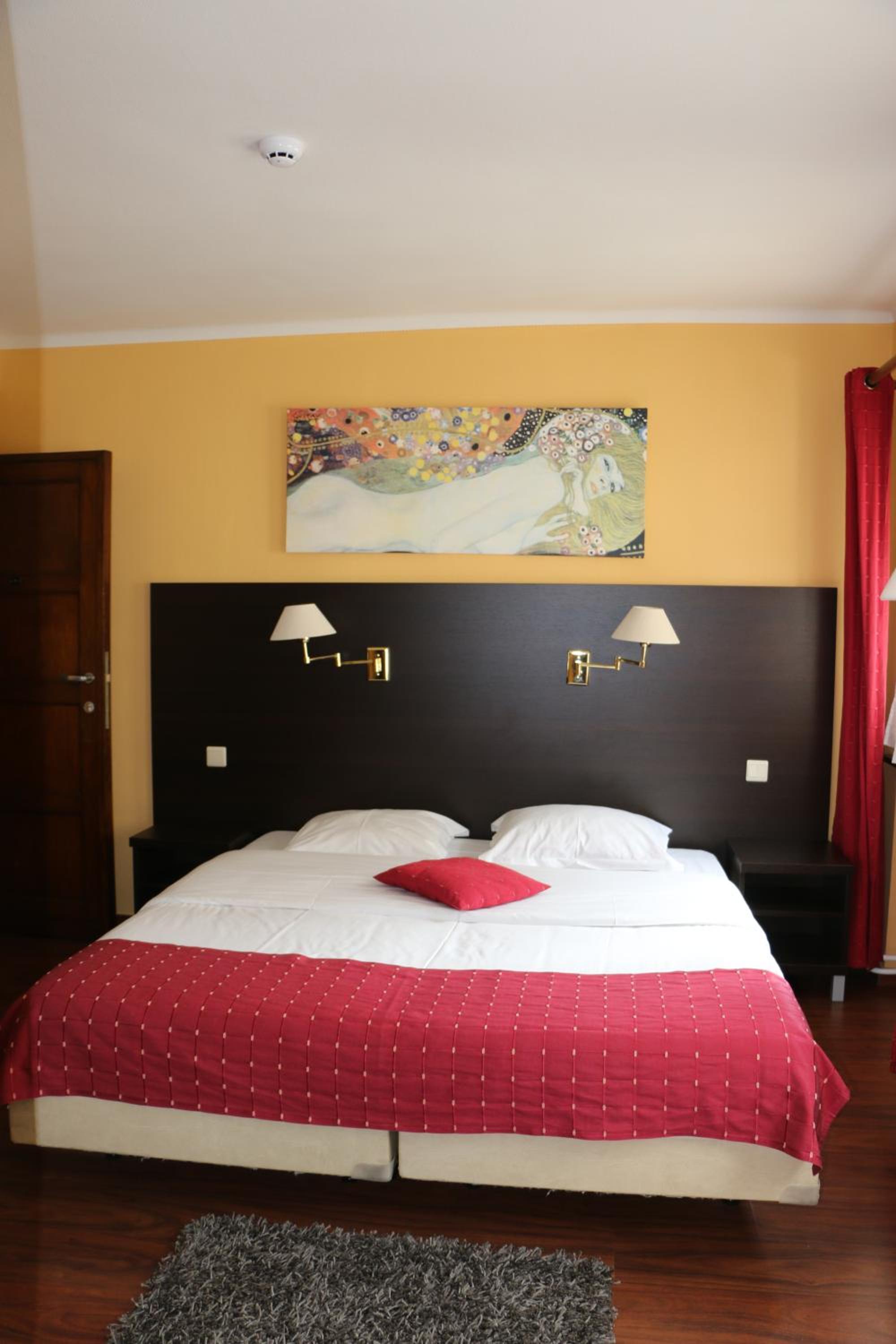 Standard Double Room - Photo 4