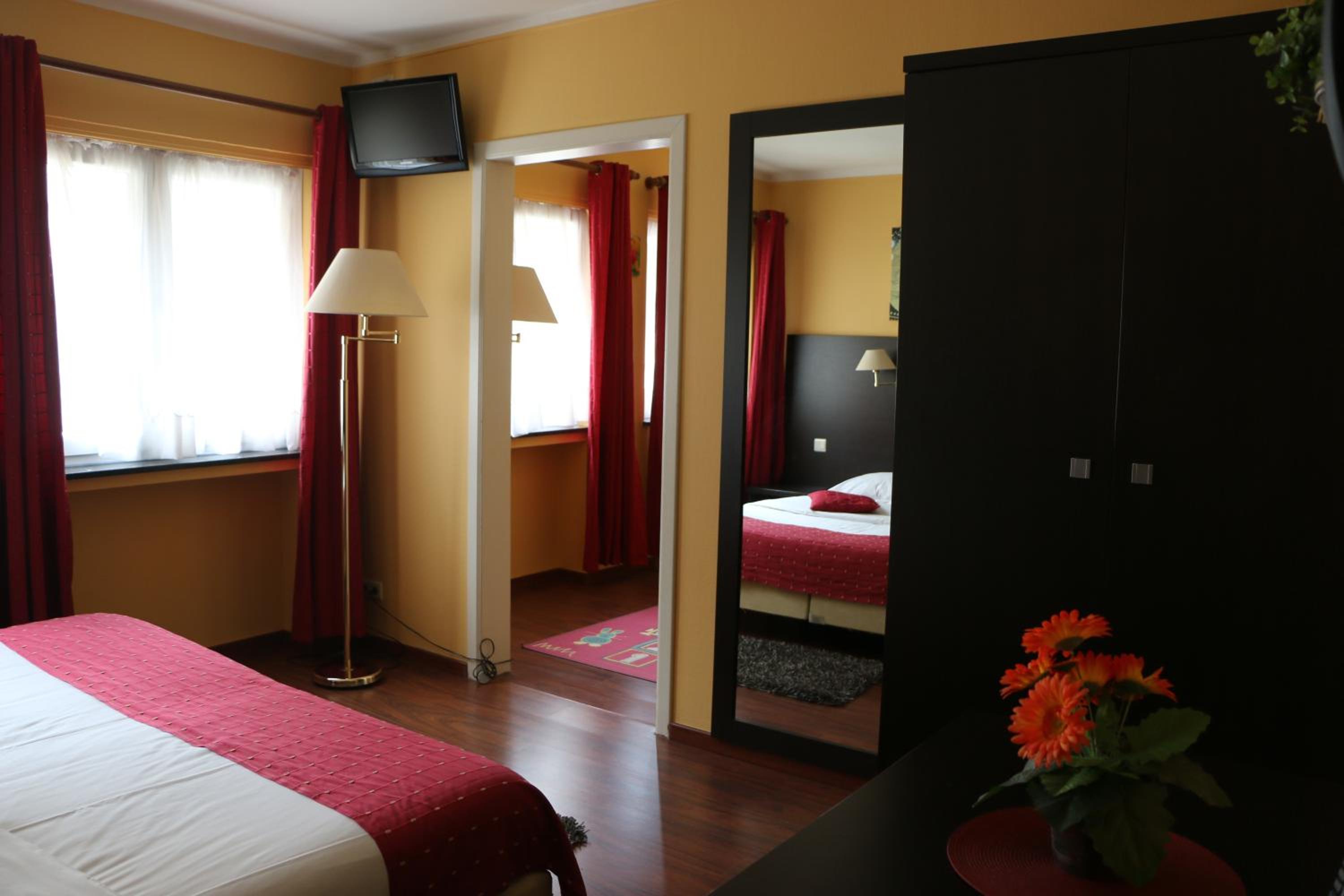Double Room - Photo 5