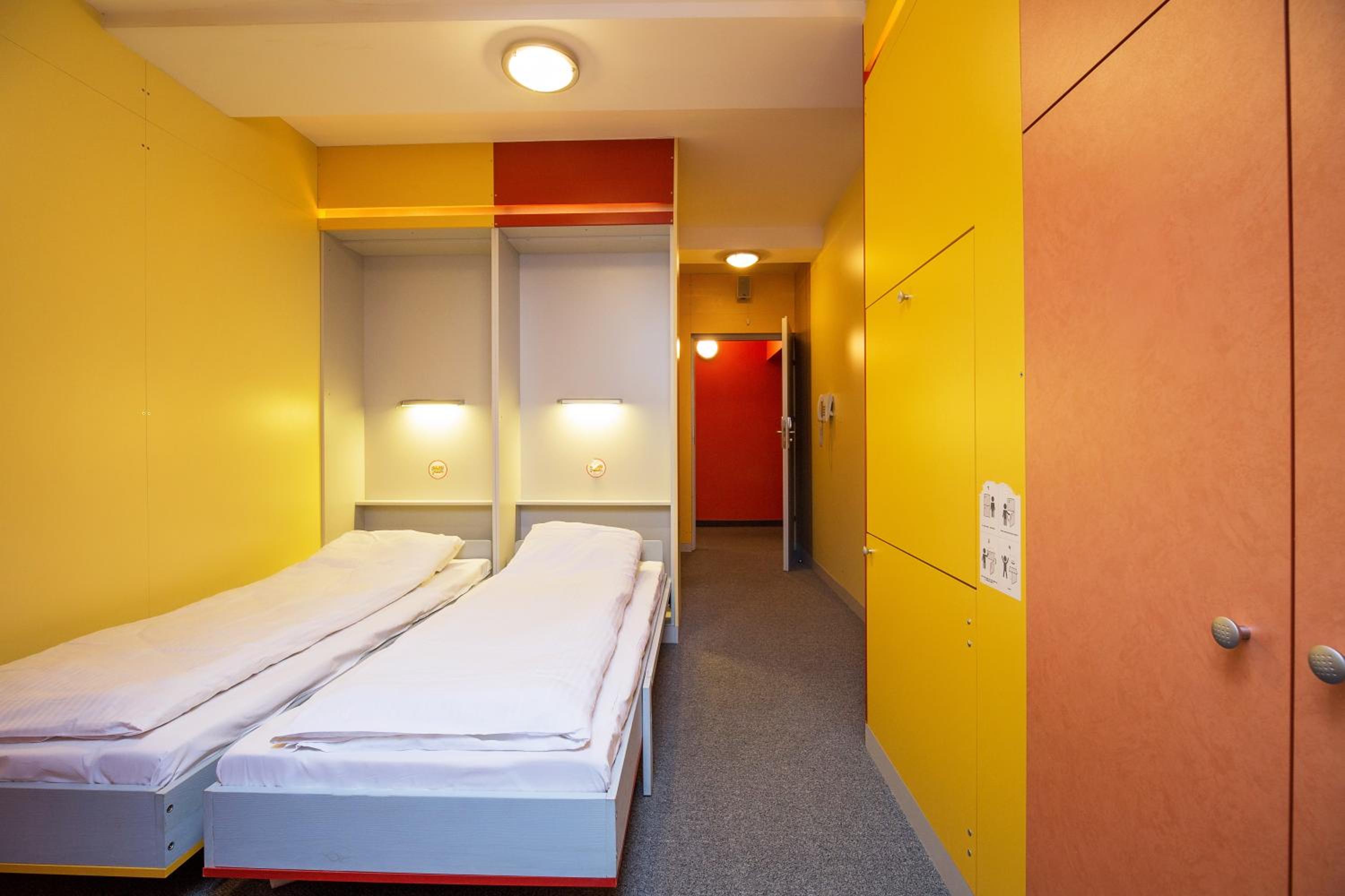 Twin Room - Photo 5