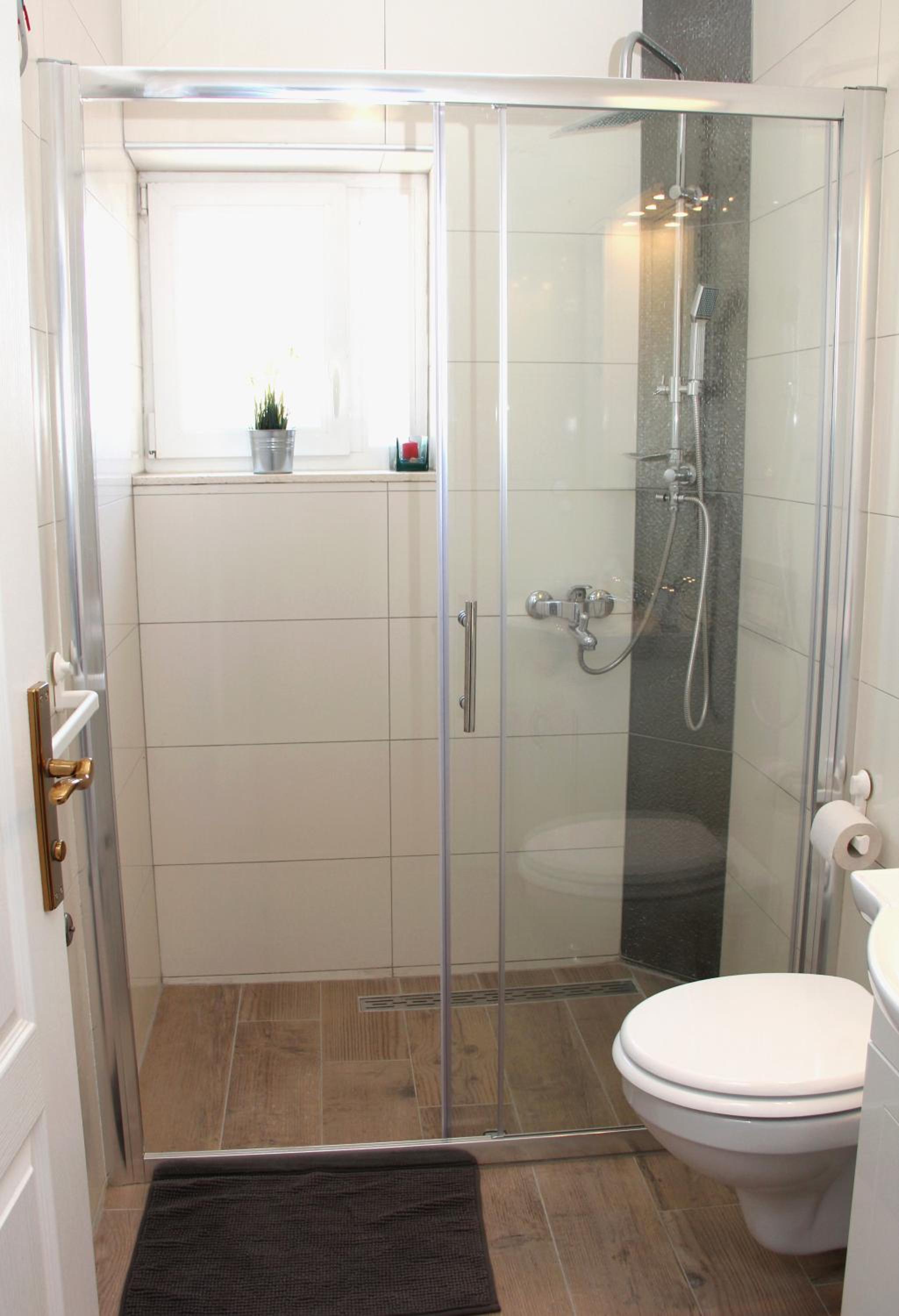 One-Bedroom Apartment - Photo 10