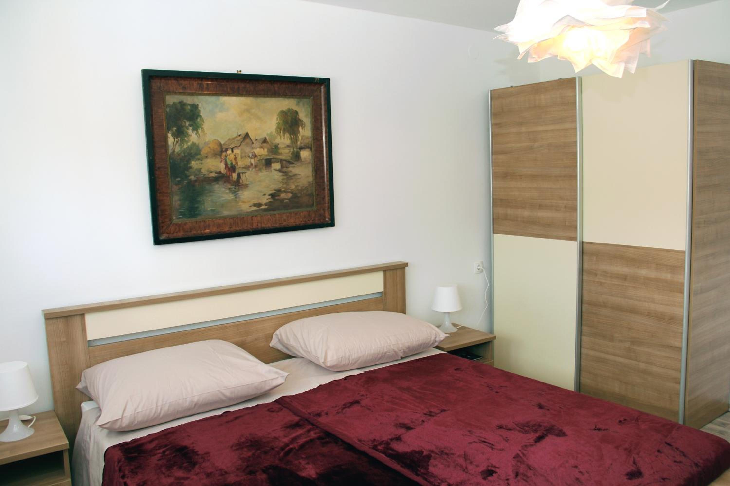 One-Bedroom Apartment - Photo 11