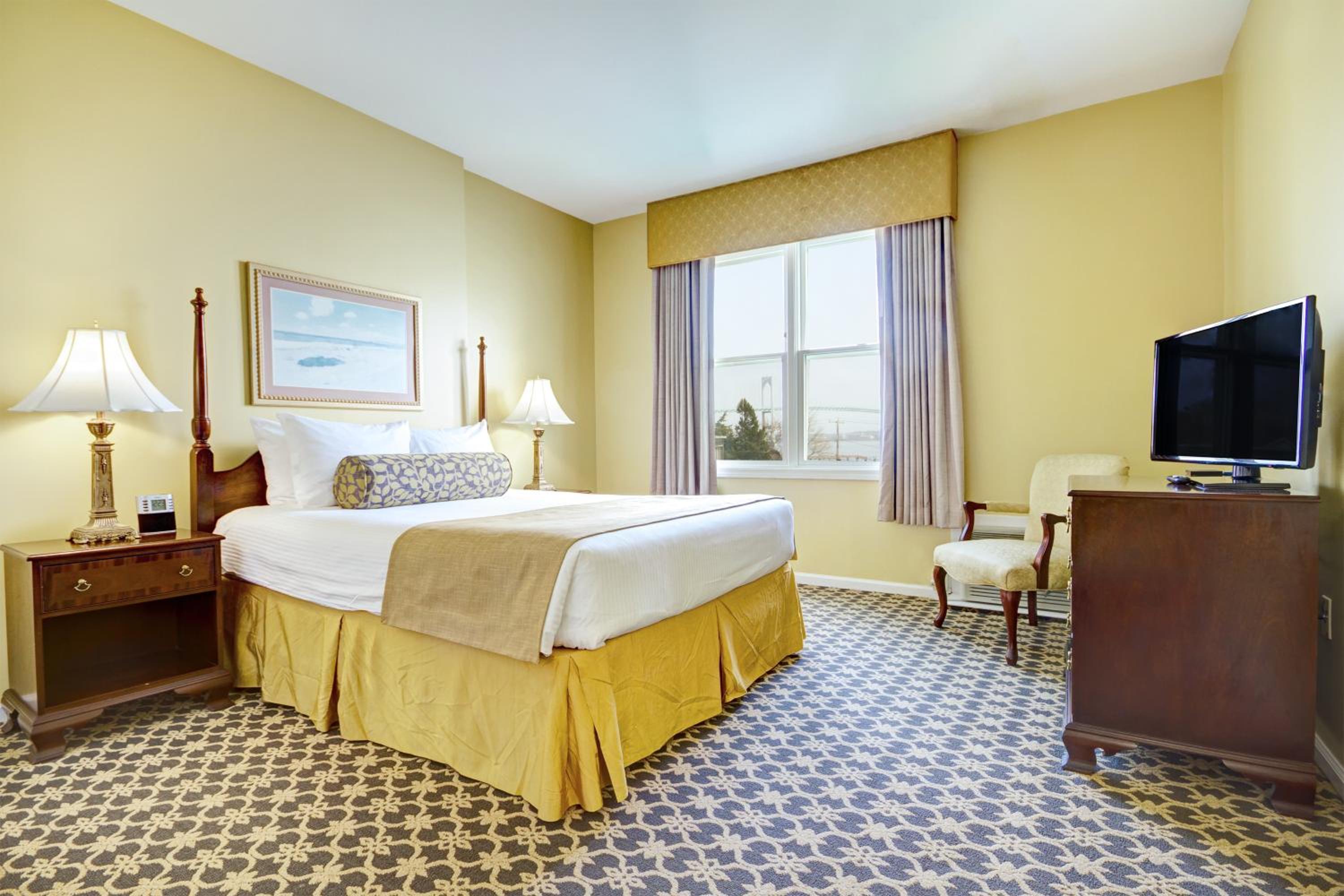 Deluxe Suite
