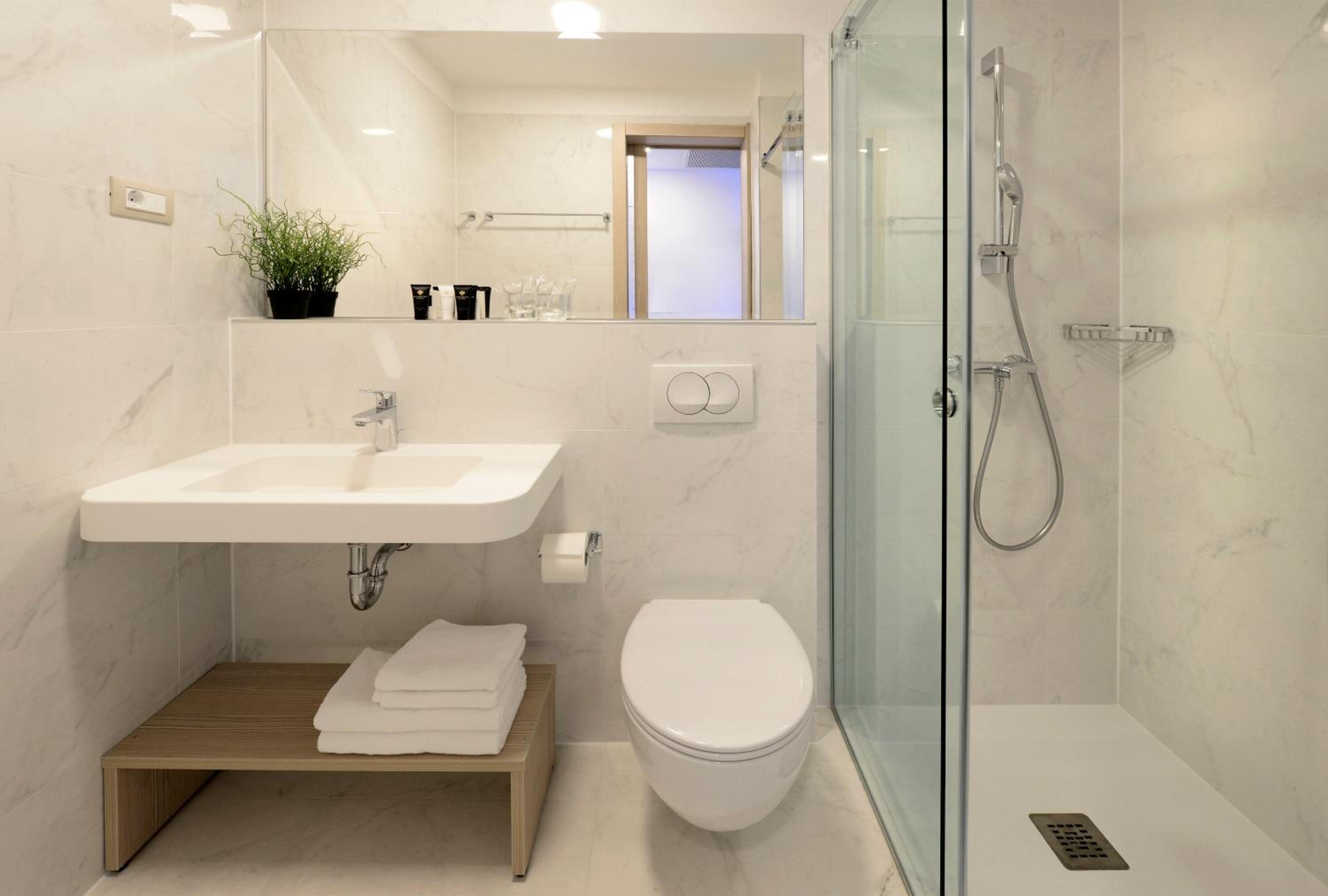 Double or Twin Room - Photo 3