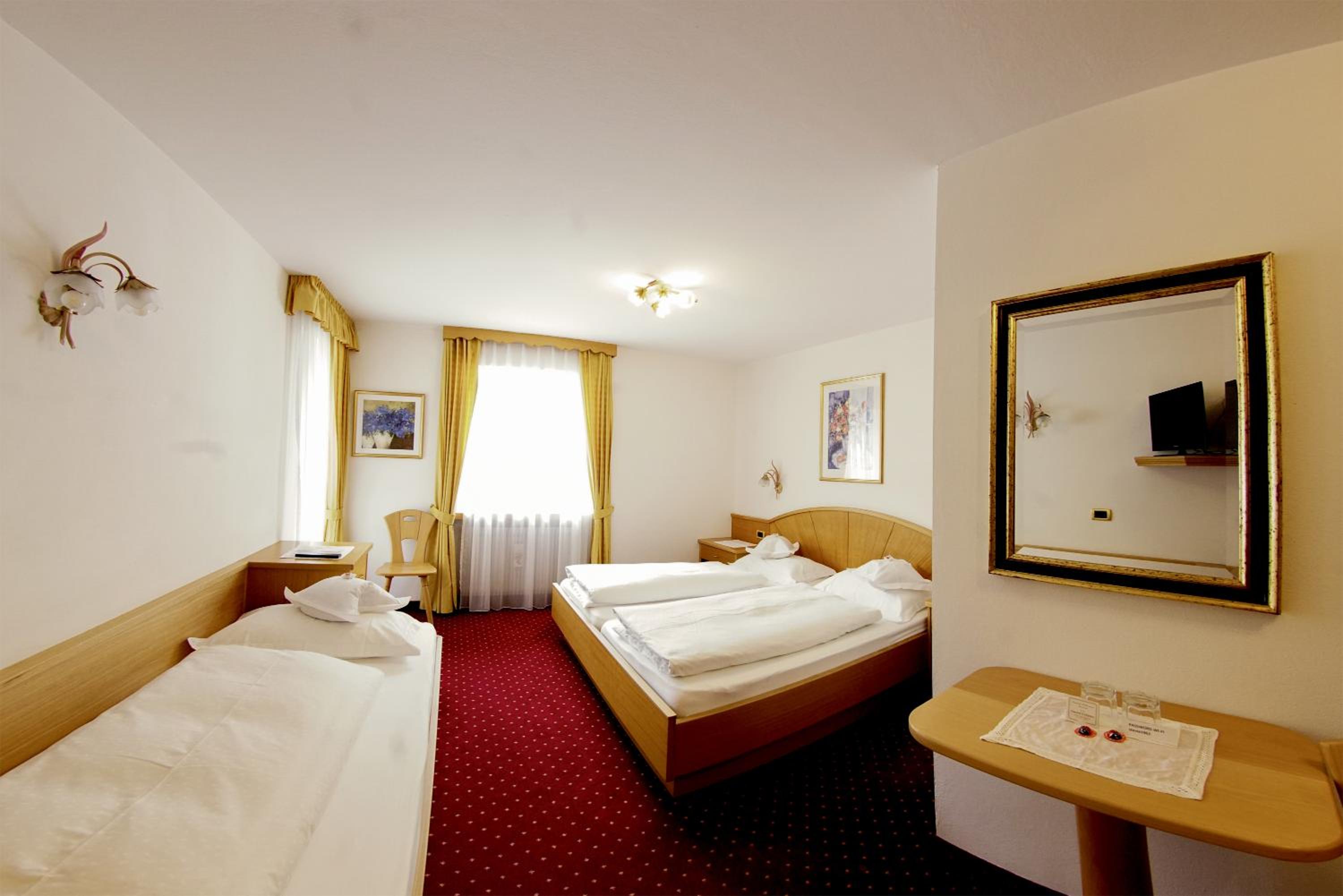 Triple Room with Balcony photo 2