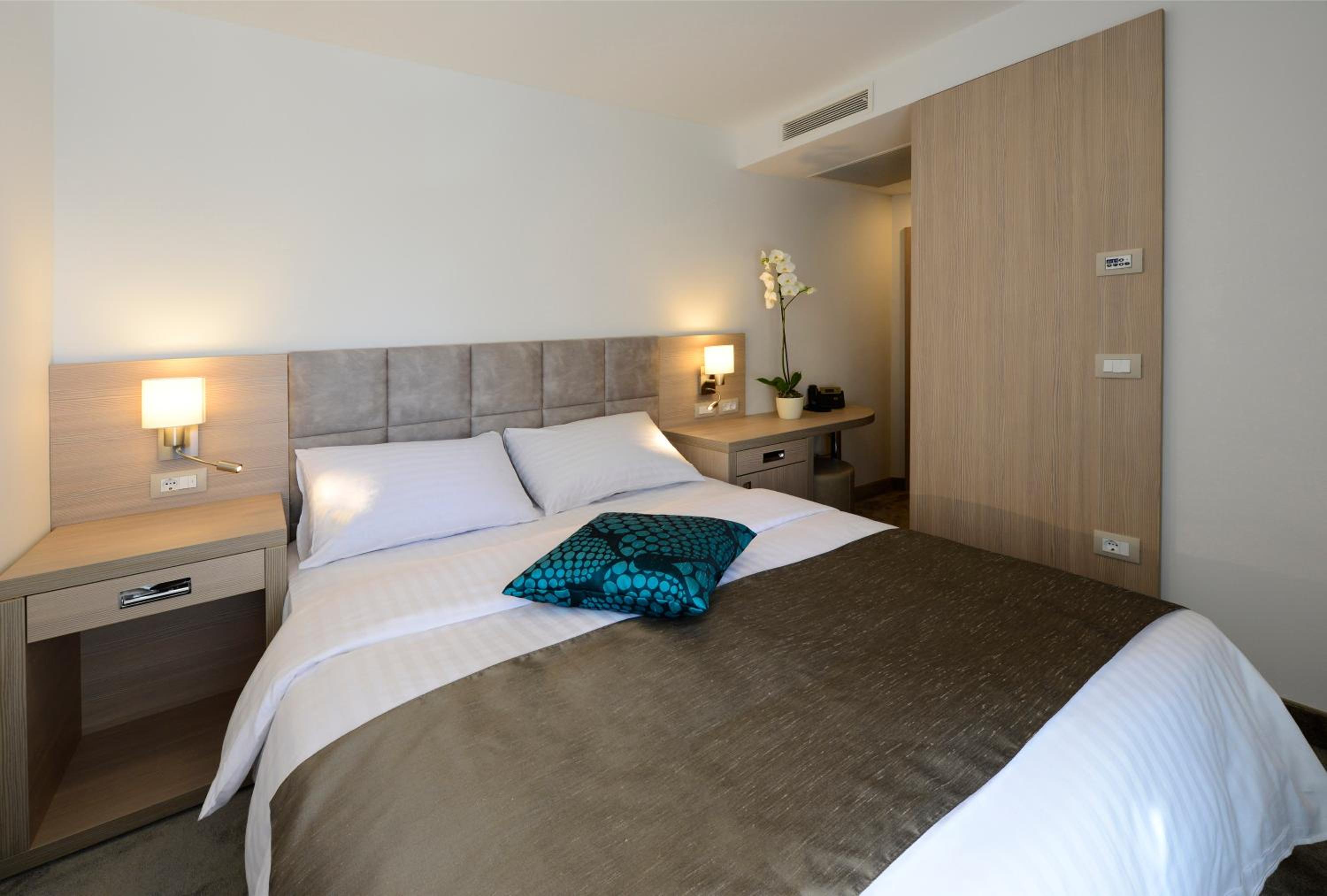 Standard Triple Room - Photo 1