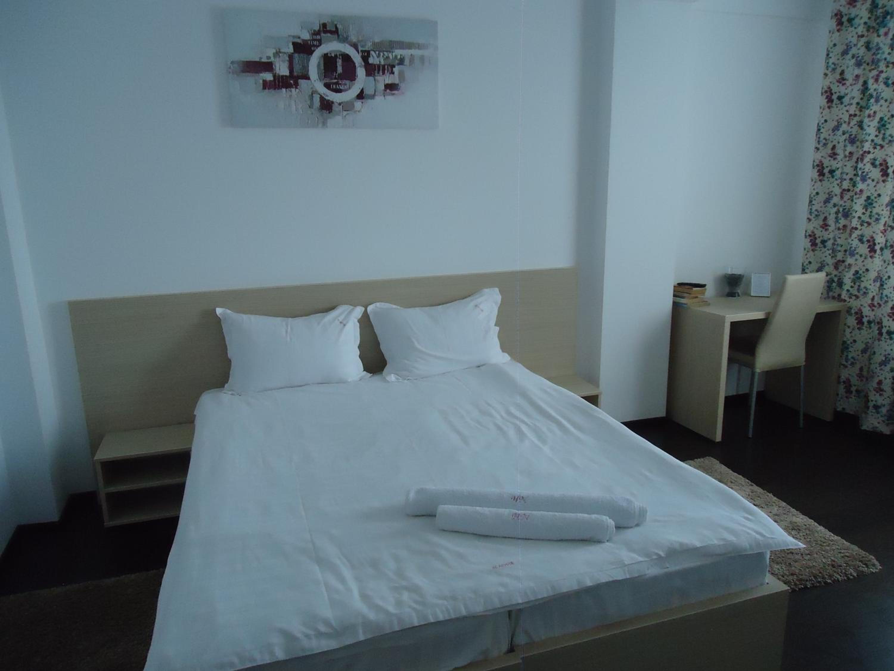 Studio (1-2 Adults)