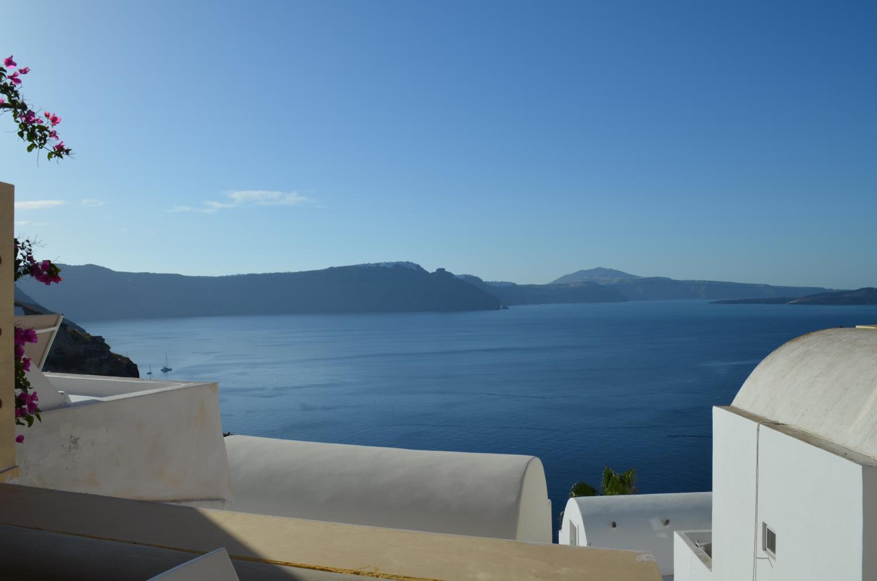Deluxe Villa with Caldera View - Photo 7