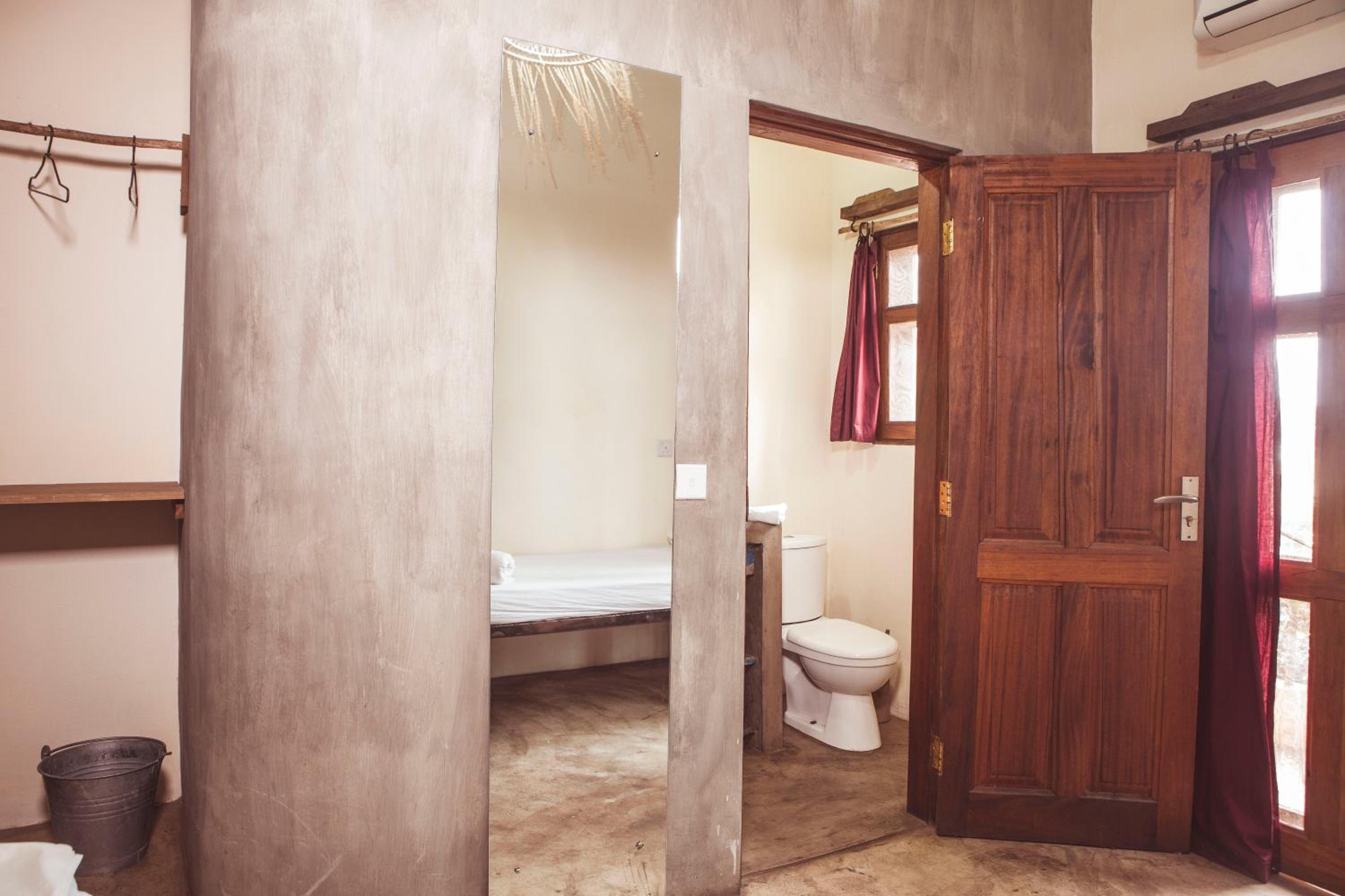 Twin Room with Private Bathroom photo 3