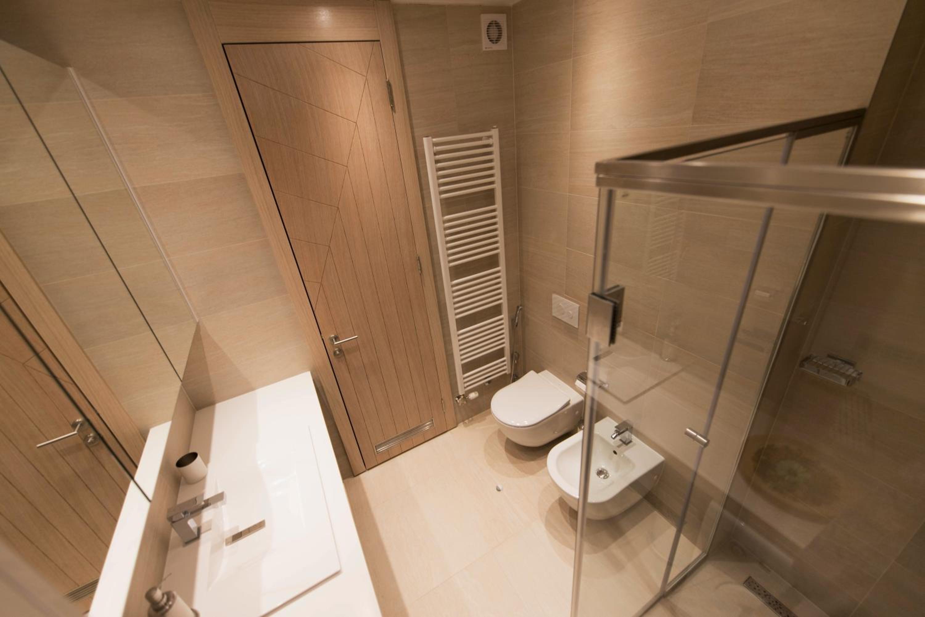 Luxury One-Bedroom Apartment photo 2