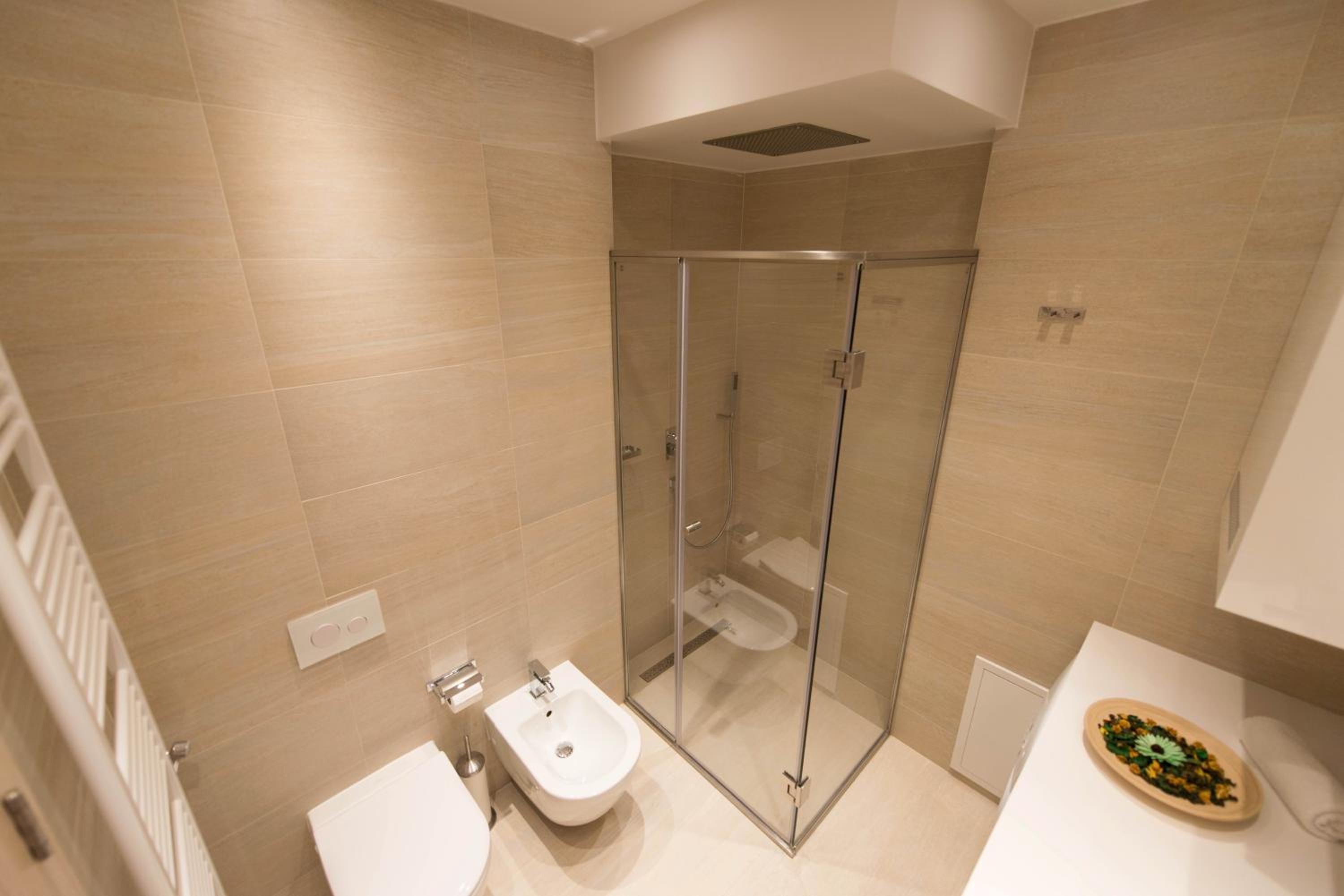Luxury One-Bedroom Apartment photo 1
