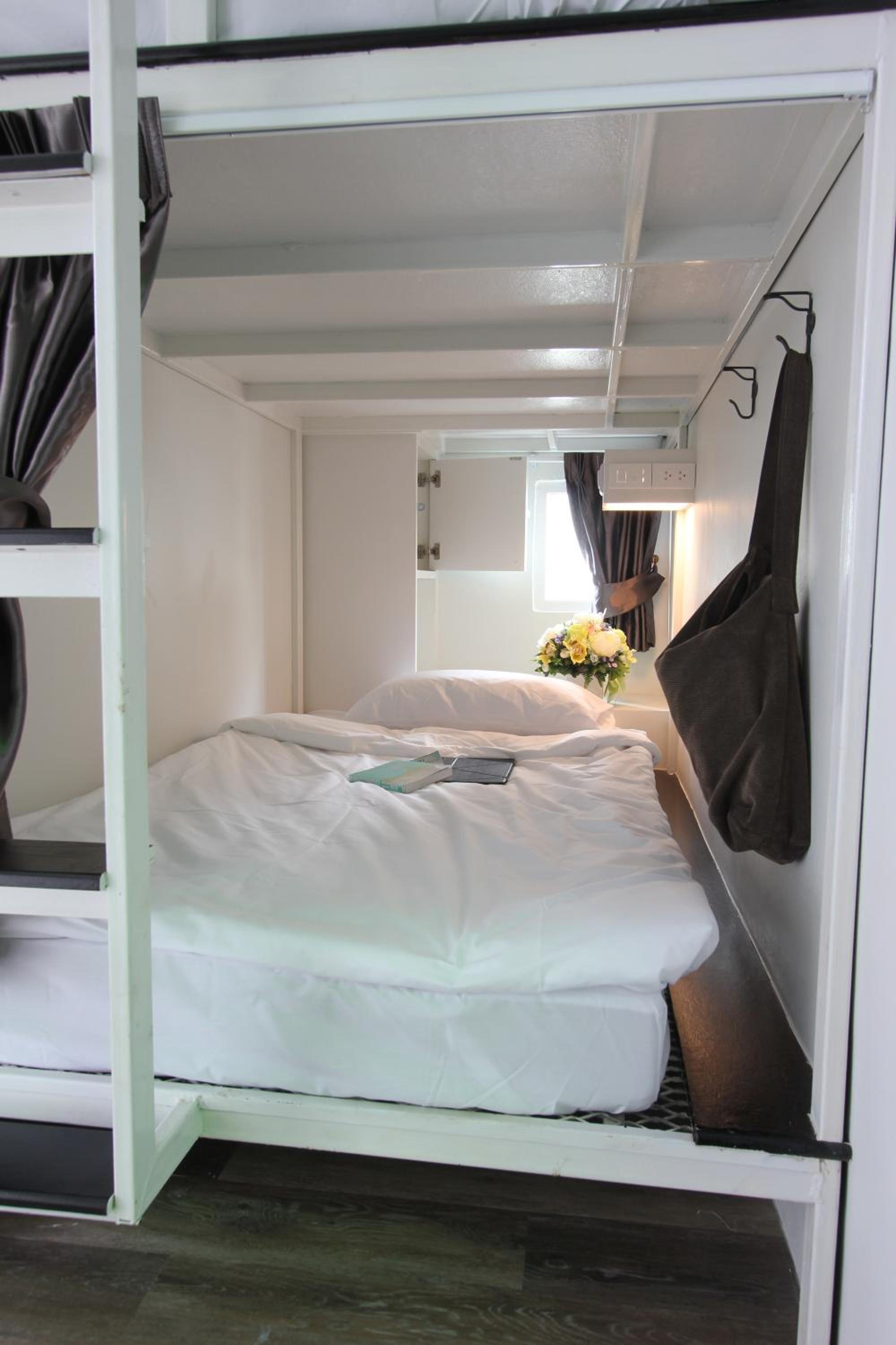 Bed in 4-Bed Mixed Dormitory Room photo 3