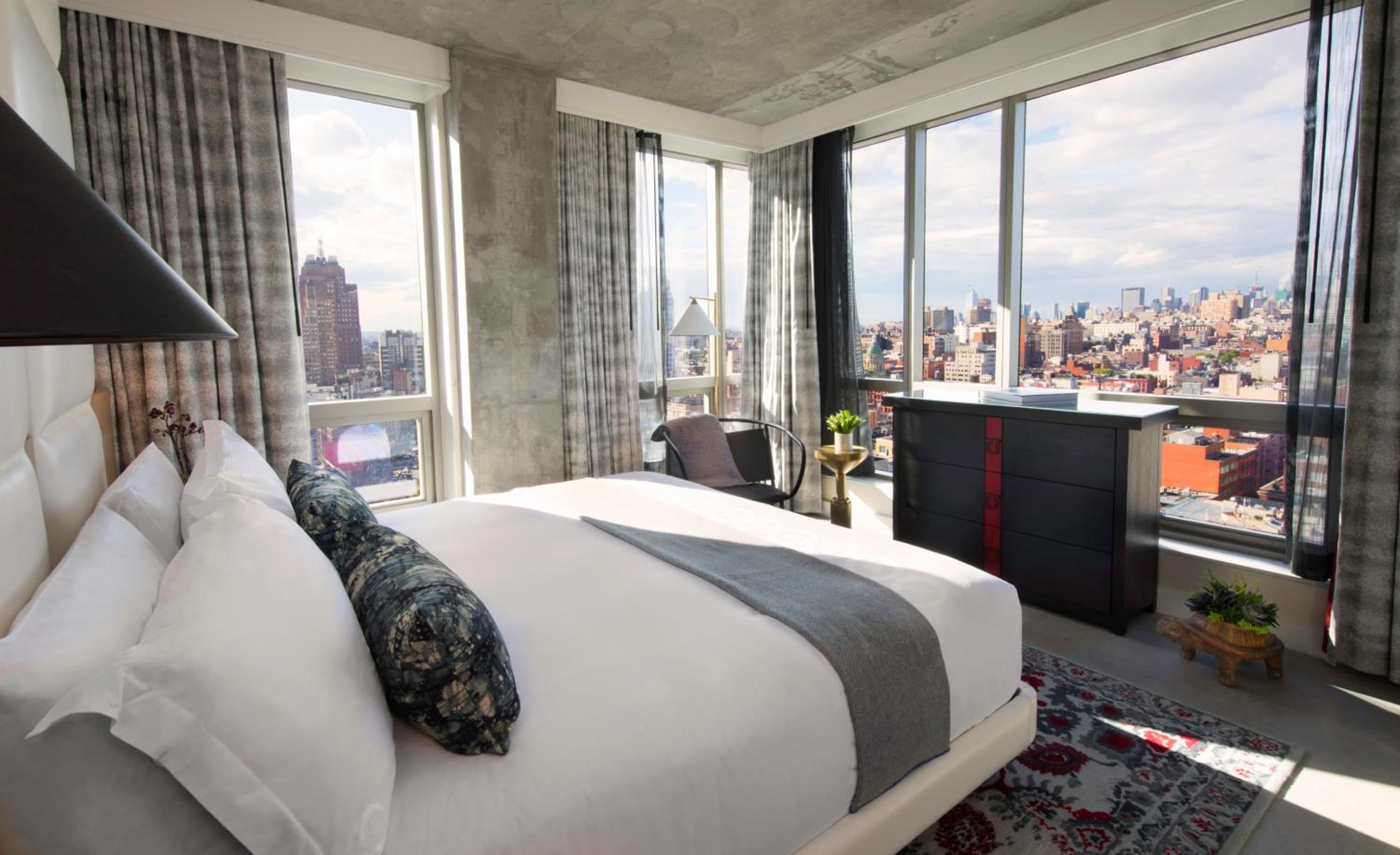 Suite with Accessible Tub - Disability Access
