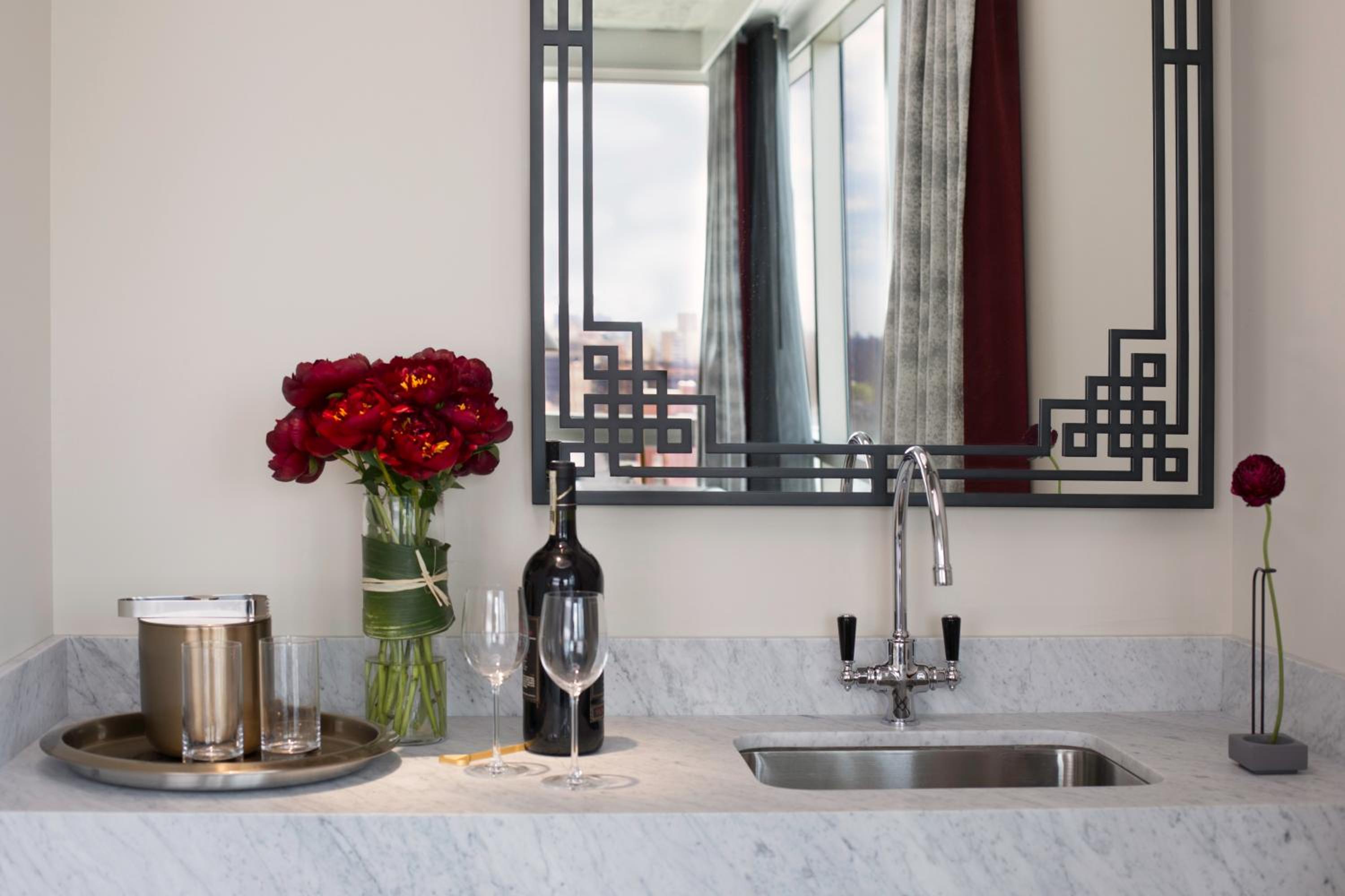 Suite with Accessible Tub - Disability Access