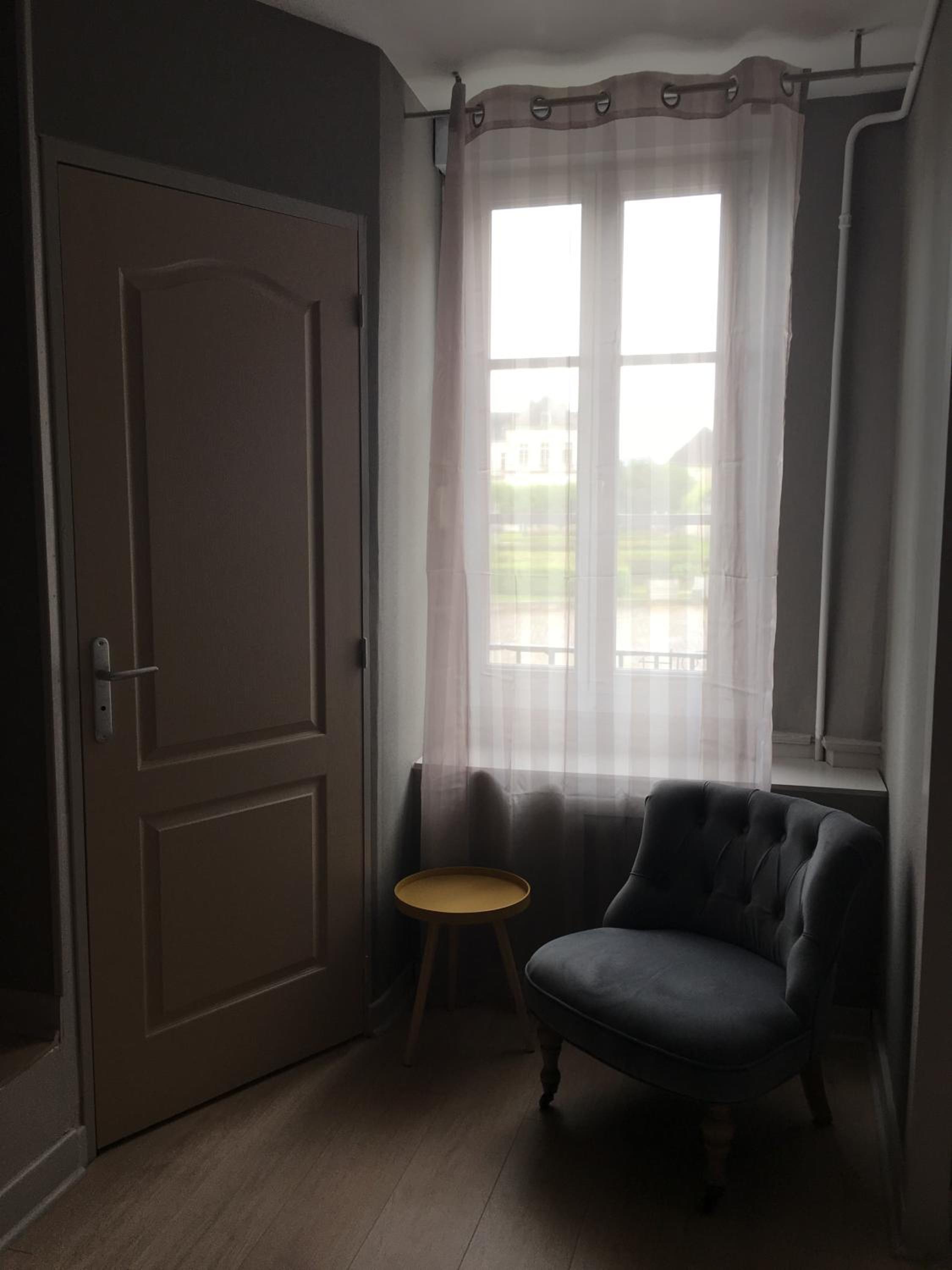 Family Room - Photo 8