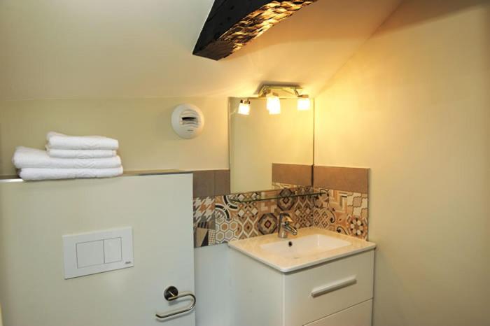 Duplex Suite - Photo 3
