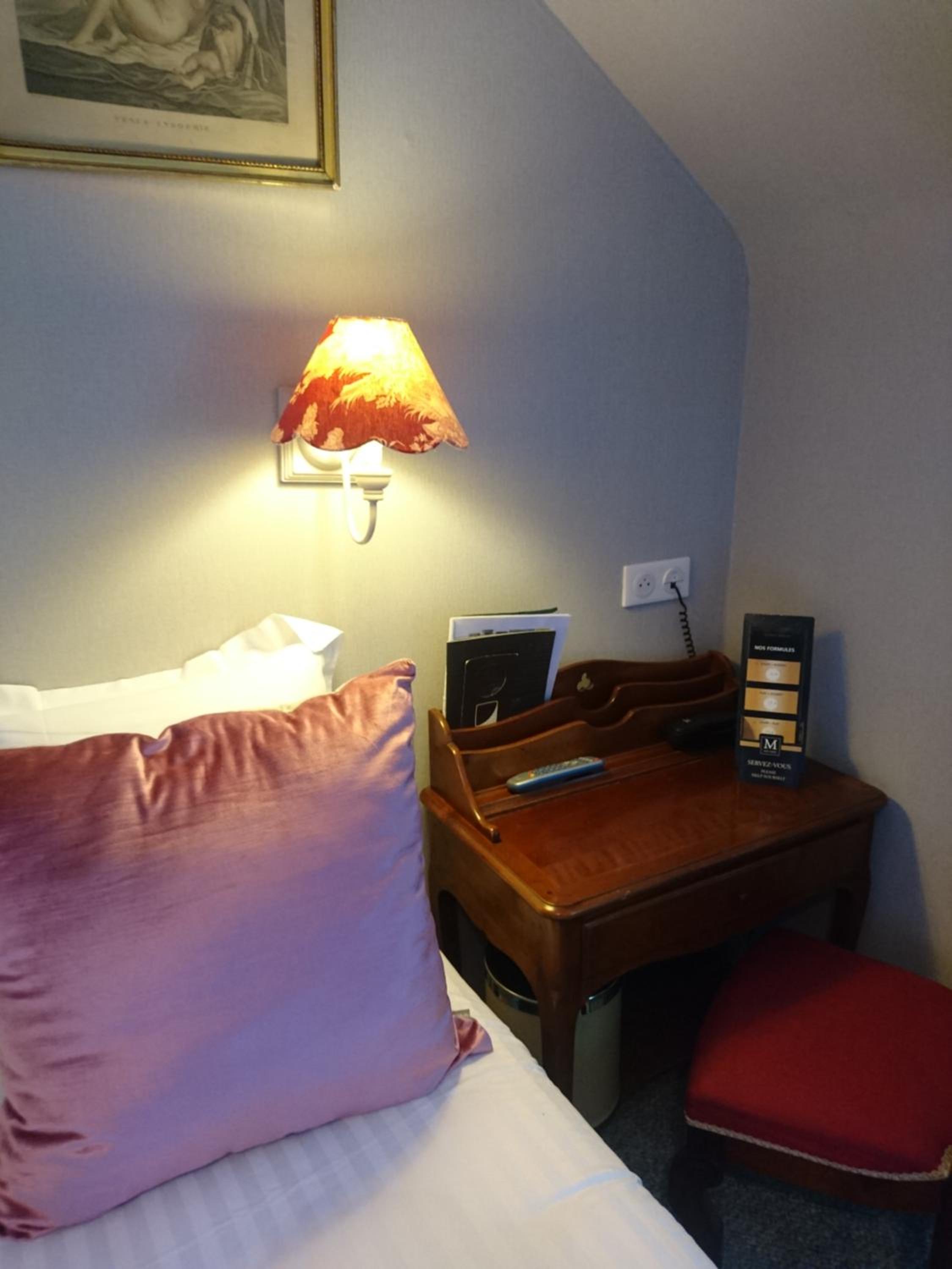 Standard Double Room - Photo 6