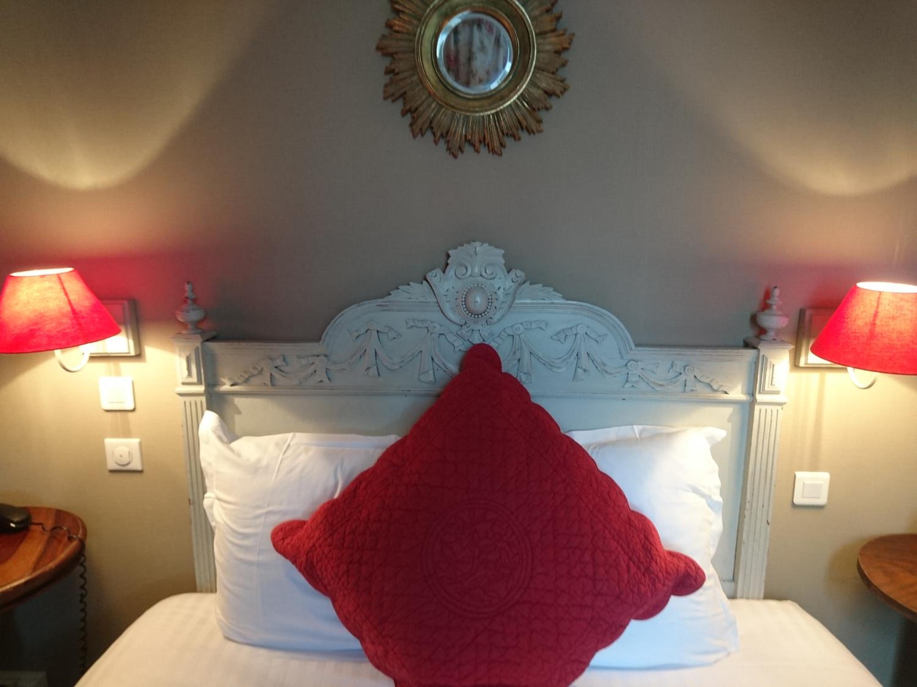 Standard Double Room - Photo 7