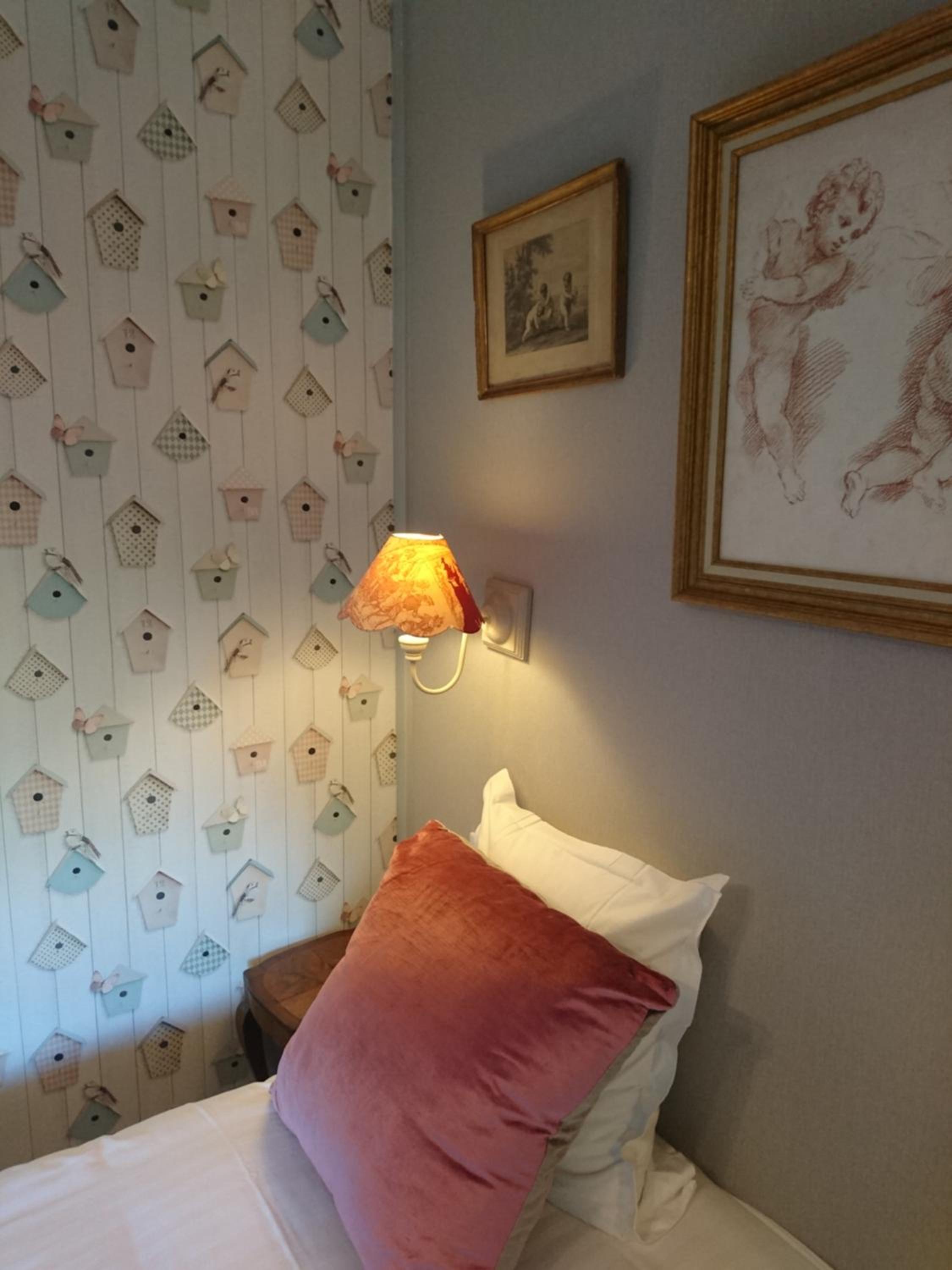 Standard Double Room - Photo 8