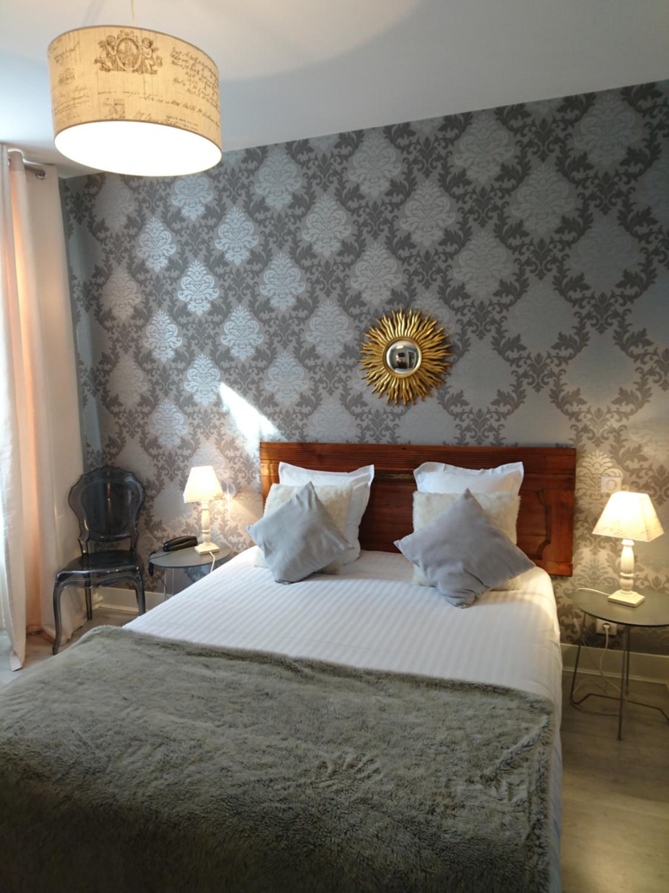 Large Double Room - Photo 9