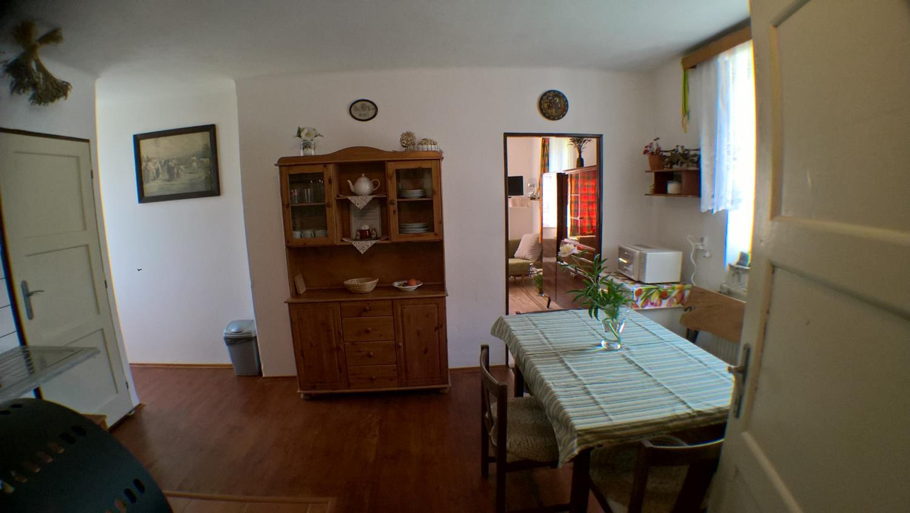 Apartment photo 2
