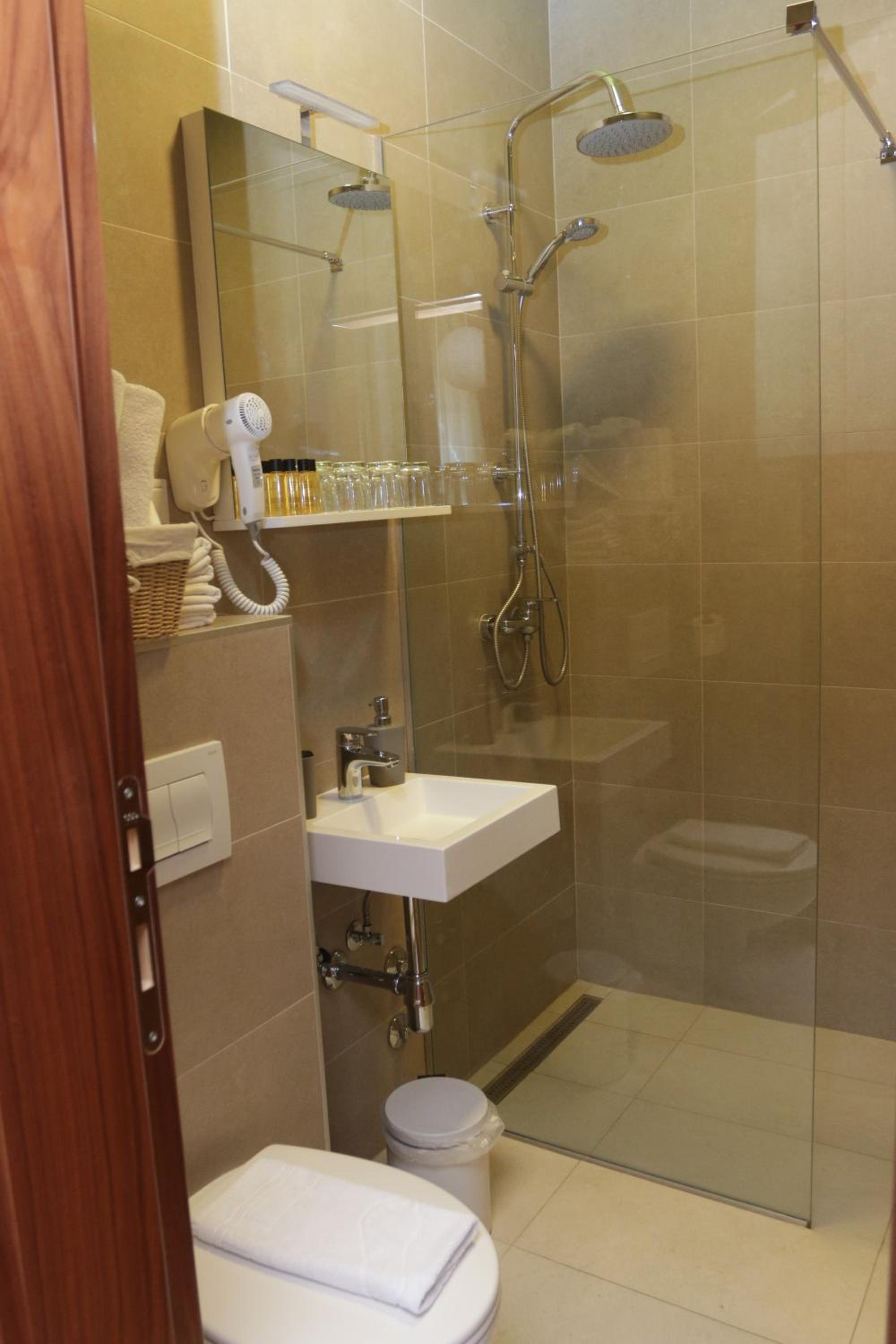 Studio Apartment - Photo 6