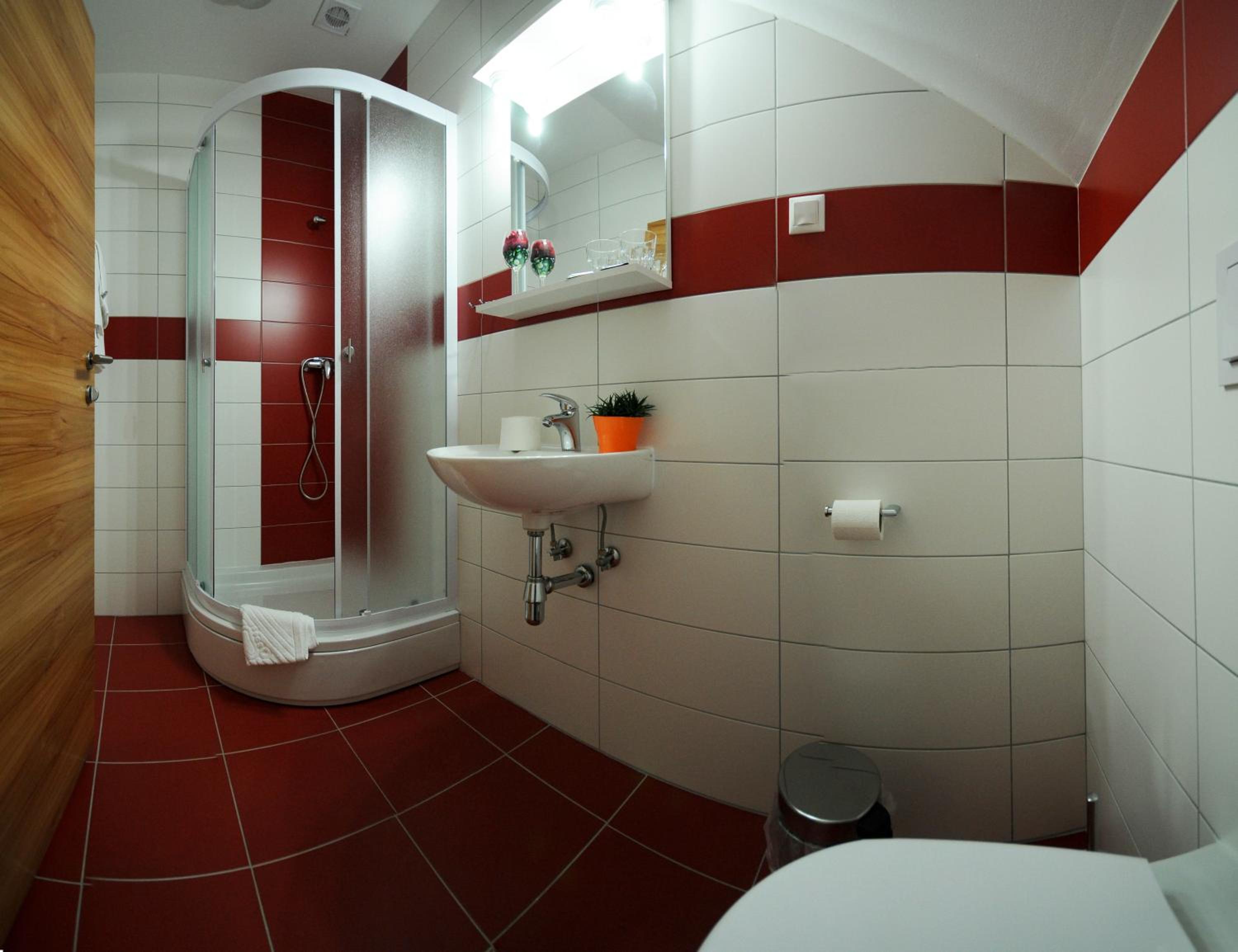 Double Room - Photo 14