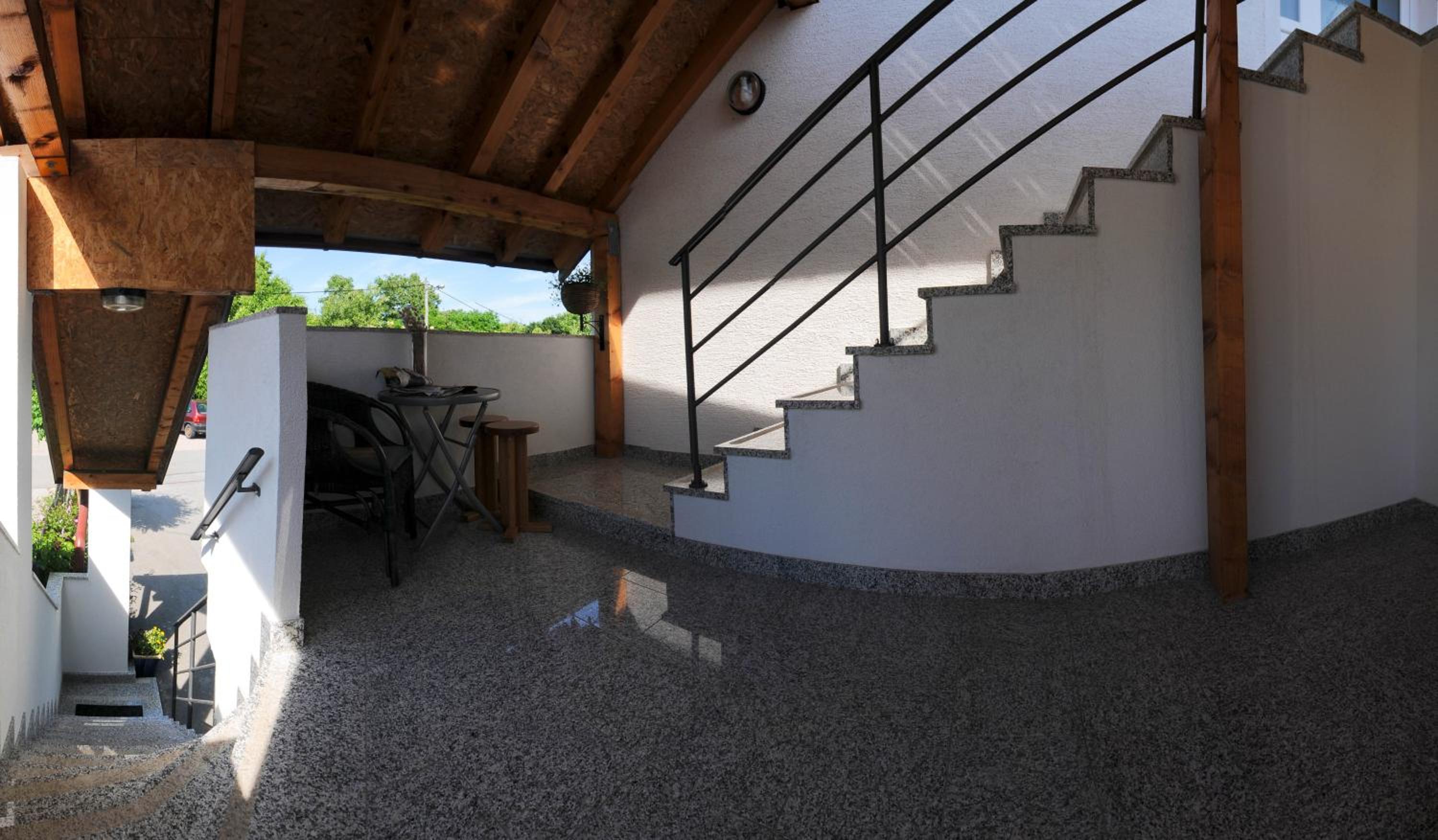 Double Room - Photo 16