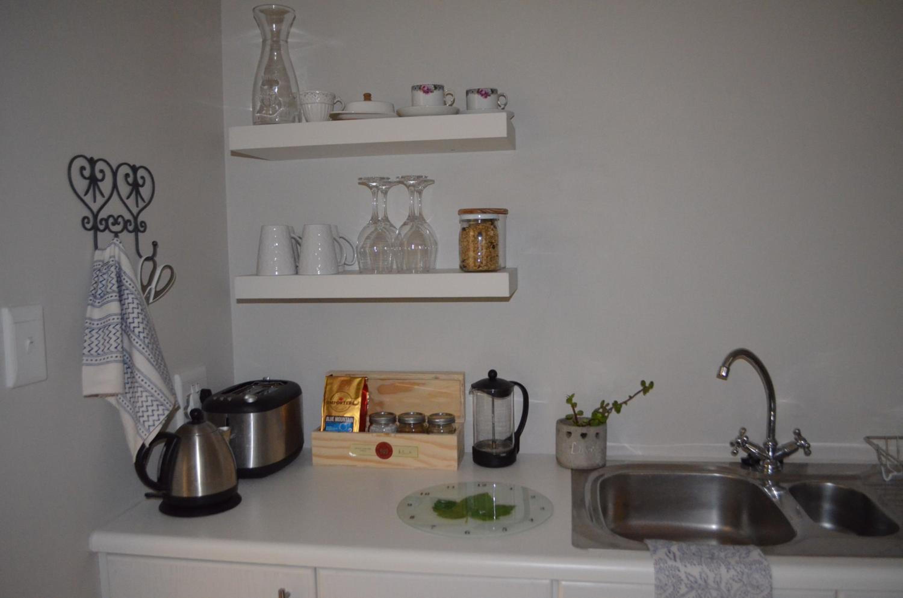 Studio Apartment - Photo 22