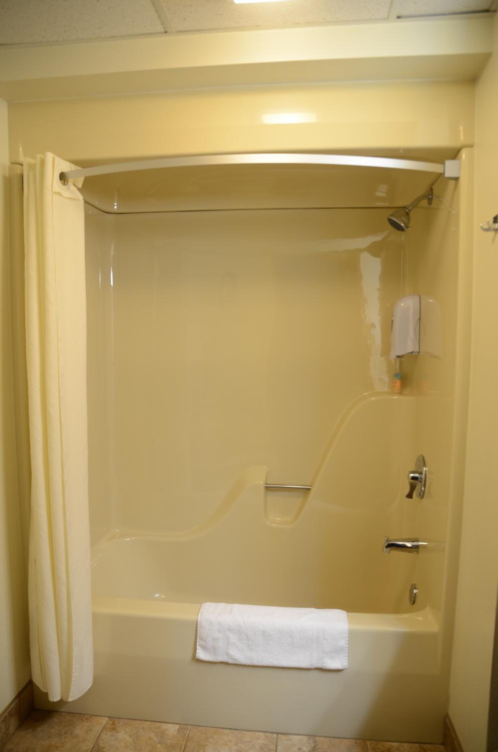 King Room - Non-Smoking photo 2