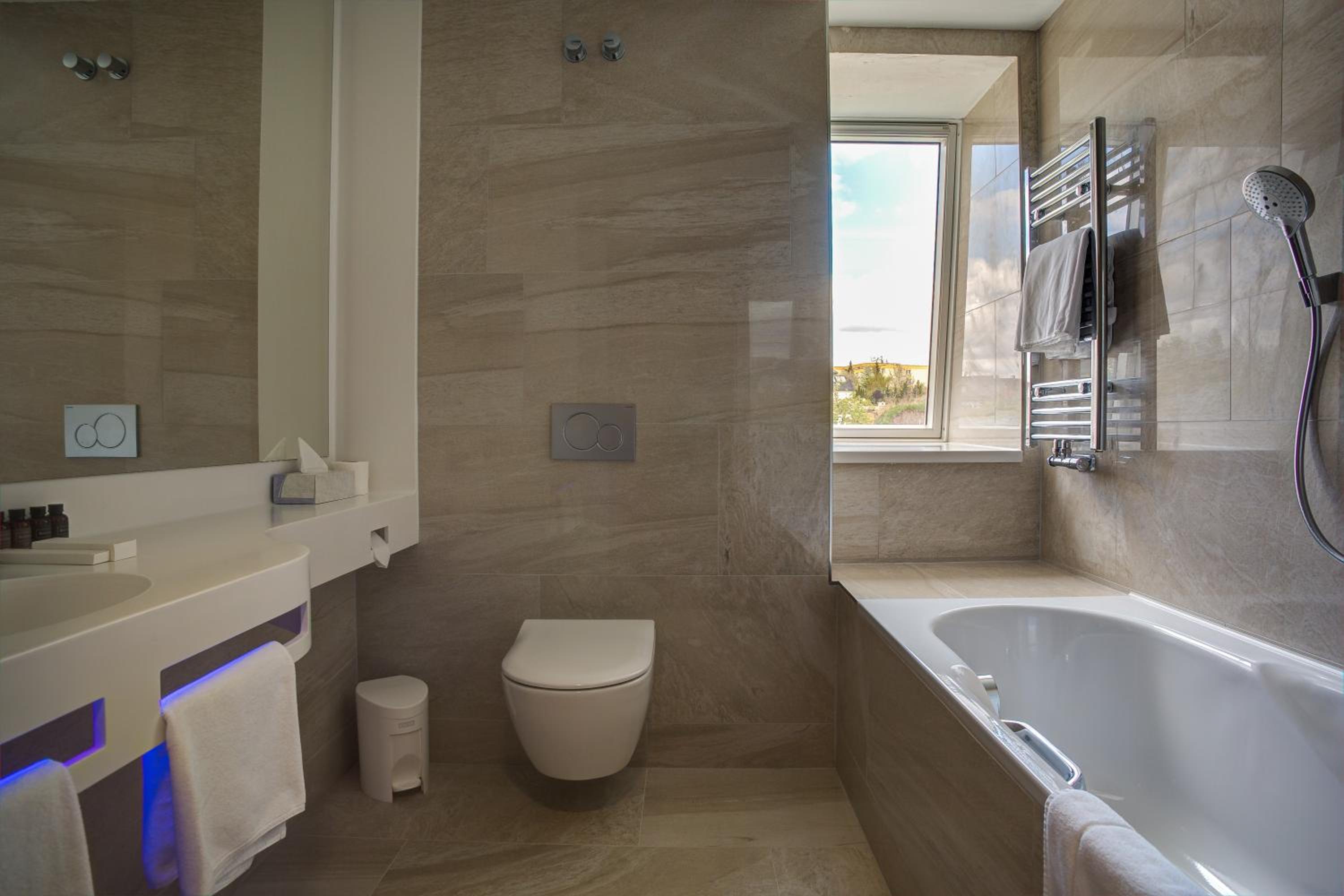 Double or Twin Room photo 3