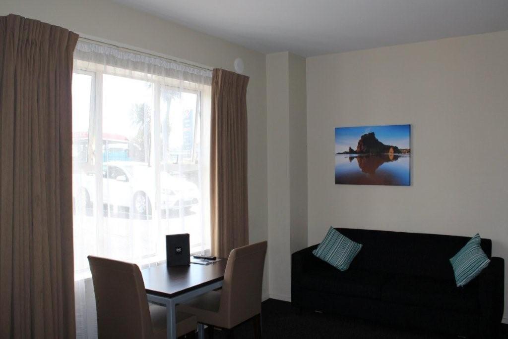 Family Room - Photo 1