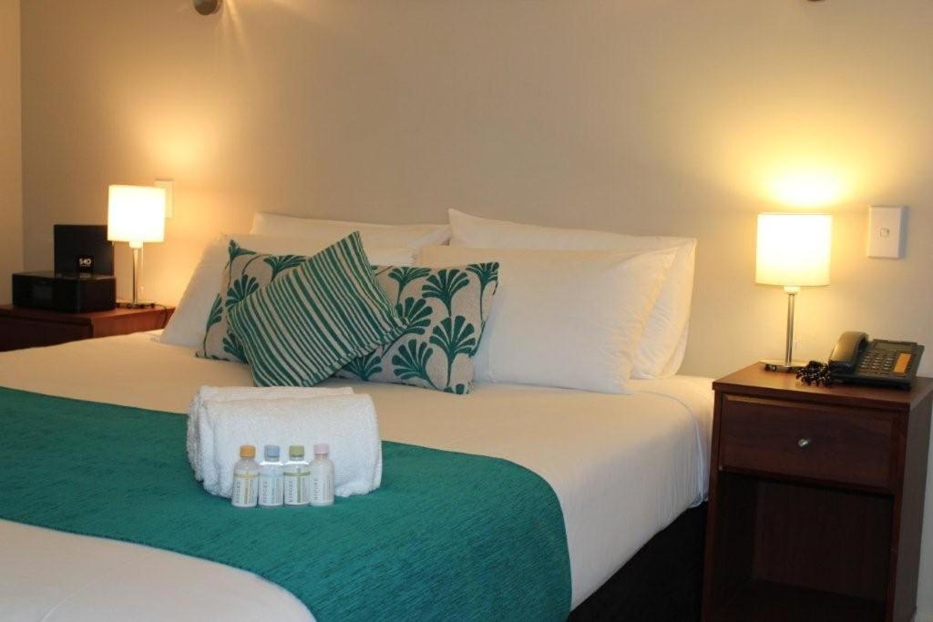 One-Bedroom Suite - Photo 2