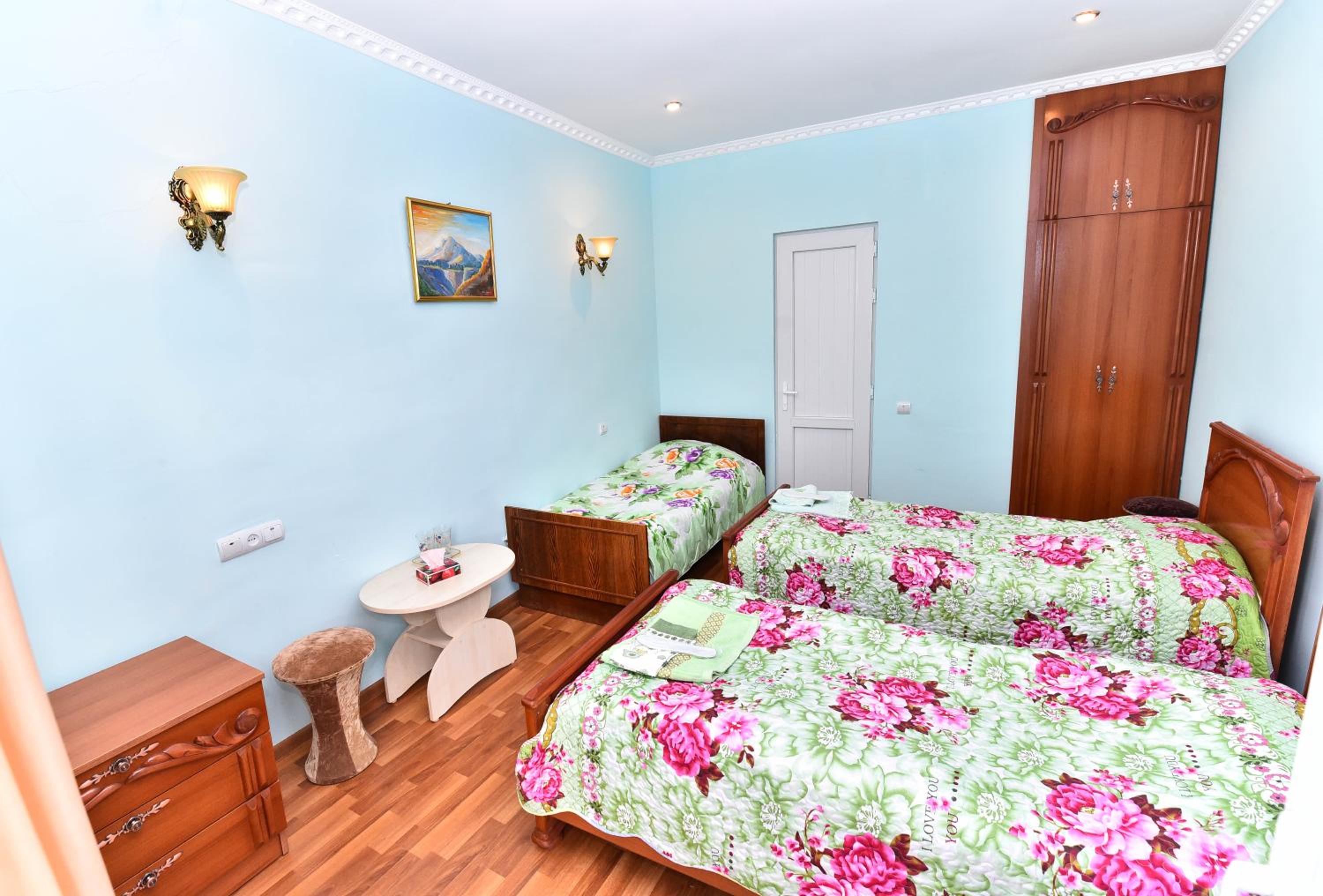 Standard Triple Room photo 3