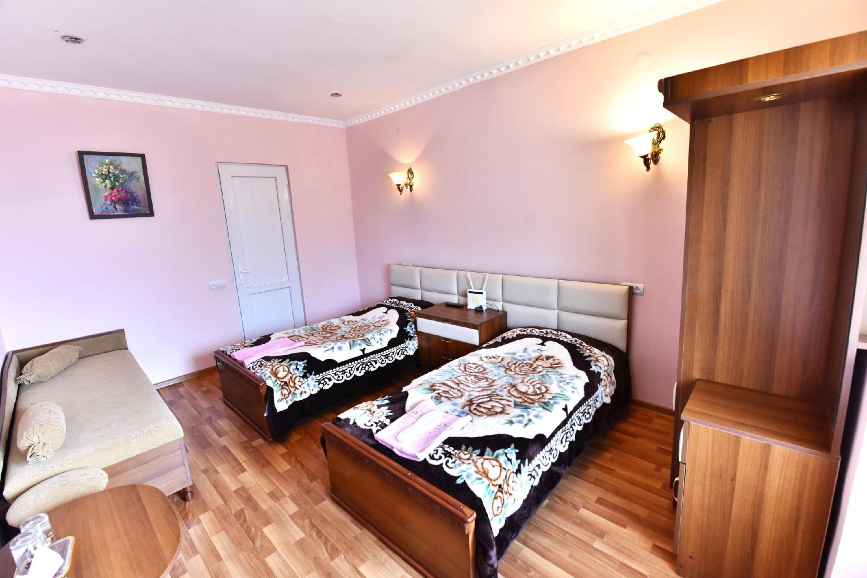 Standard Twin Room photo 3