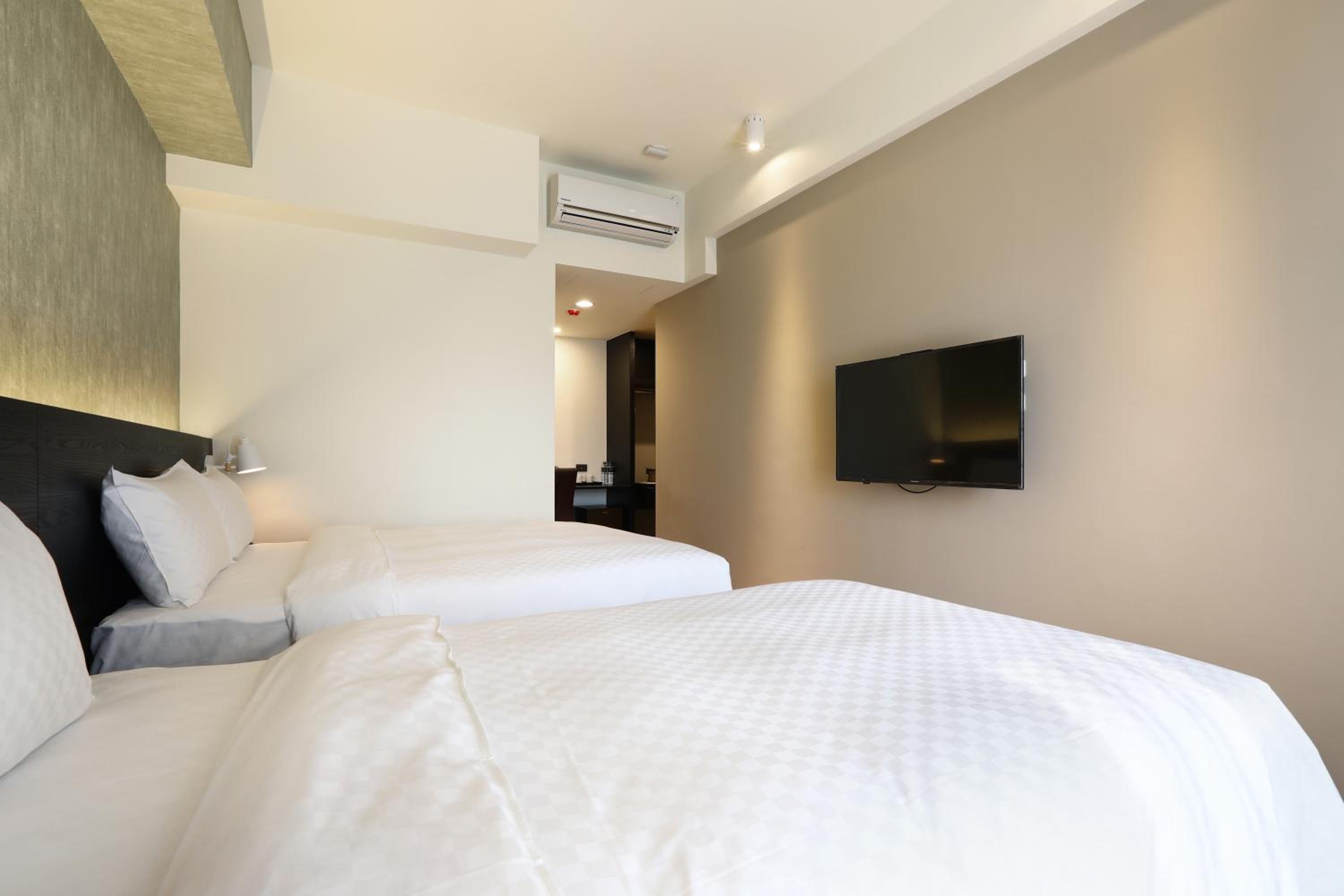 Triple Room with Shower - Photo 4