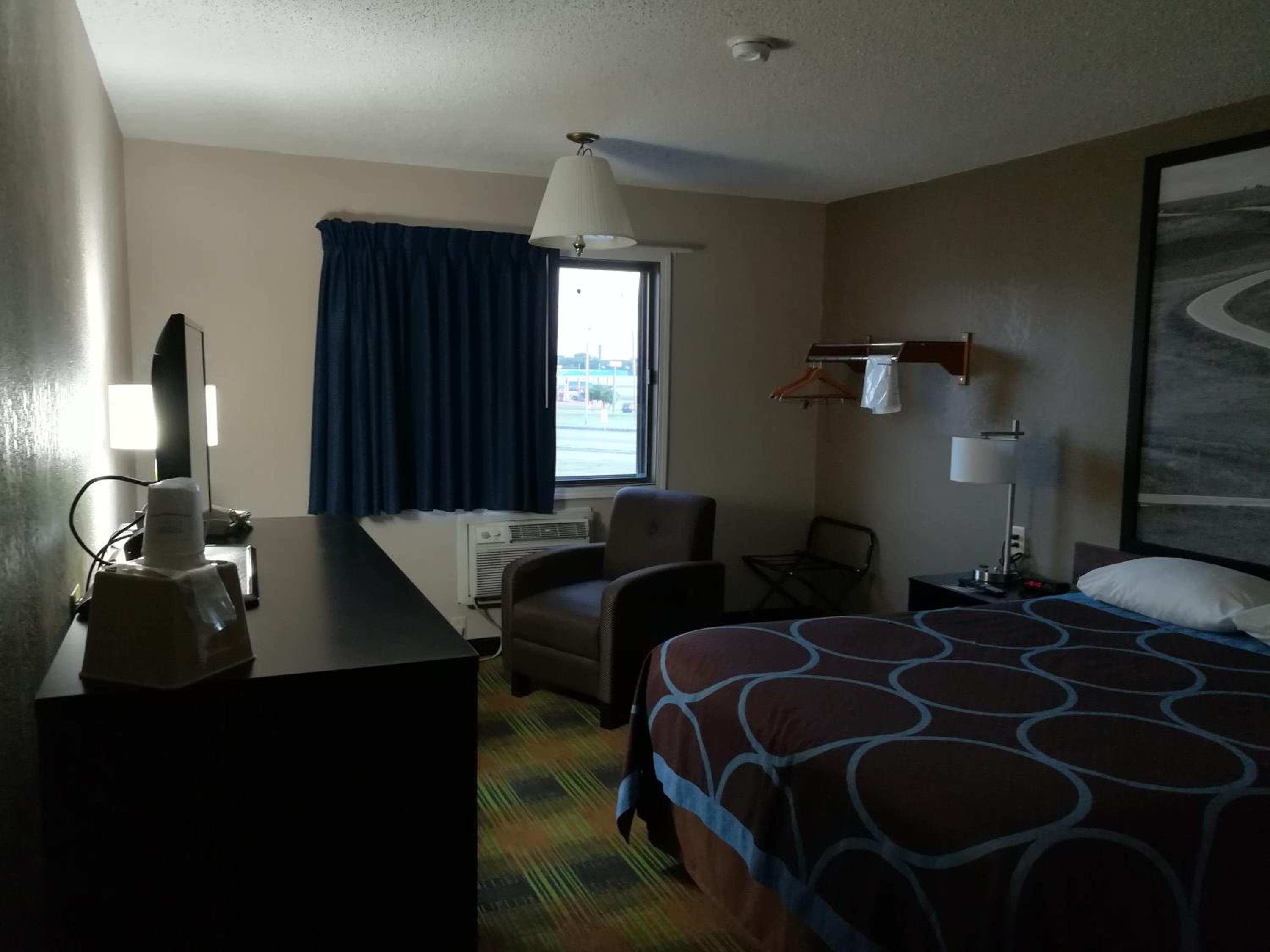 Queen Room - Disability Access/Non-Smoking photo 1