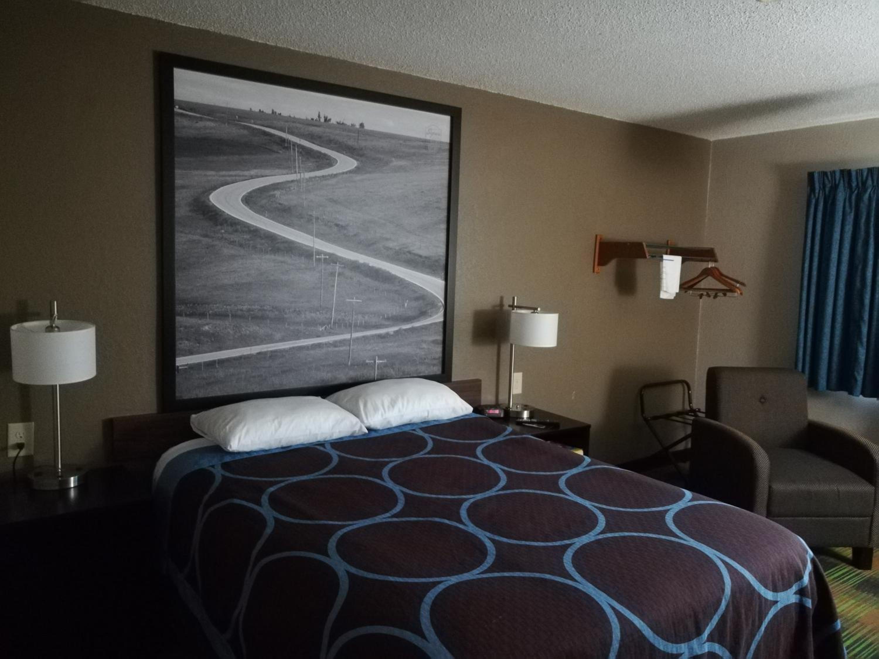 Queen Room - Disability Access/Non-Smoking photo 3