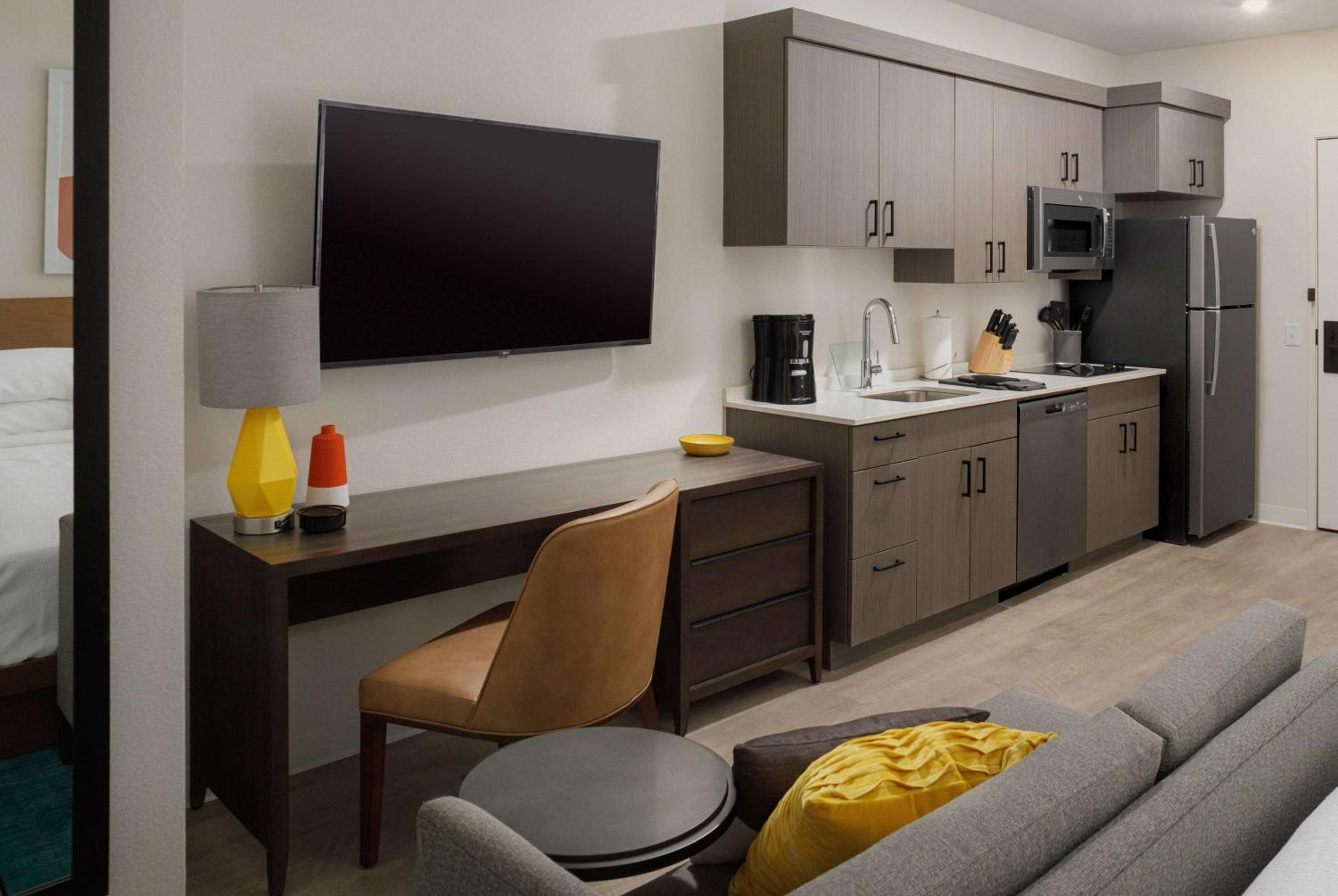 Studio Suite Hearing Accessible - King Bed