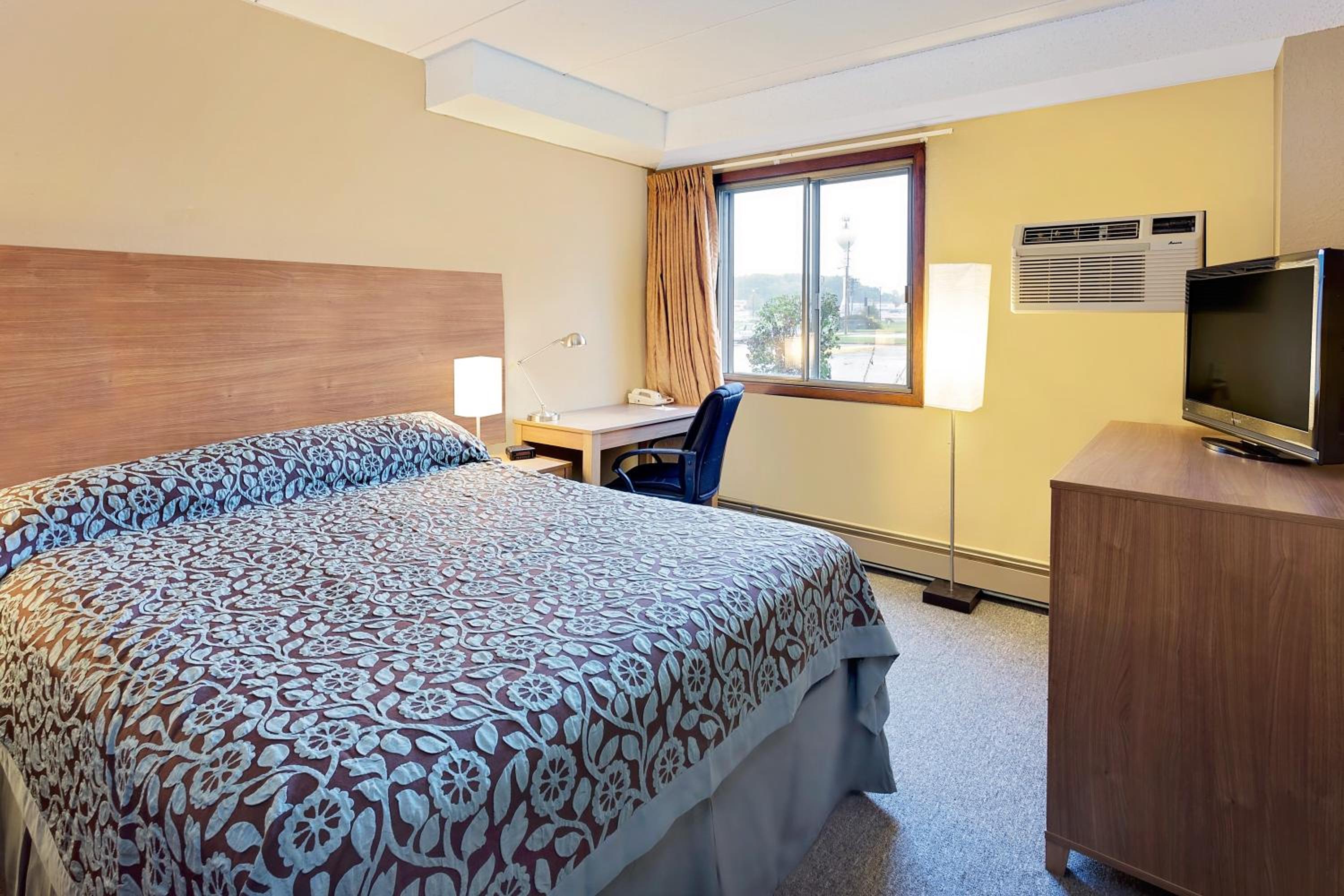 King Room - Non-Smoking - Photo 1