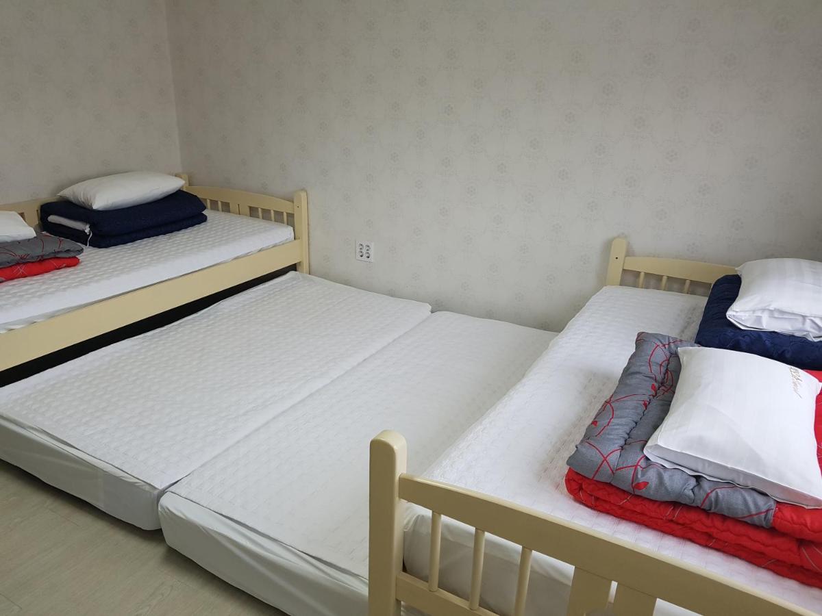 Quadruple Room with Private Bathroom photo 2